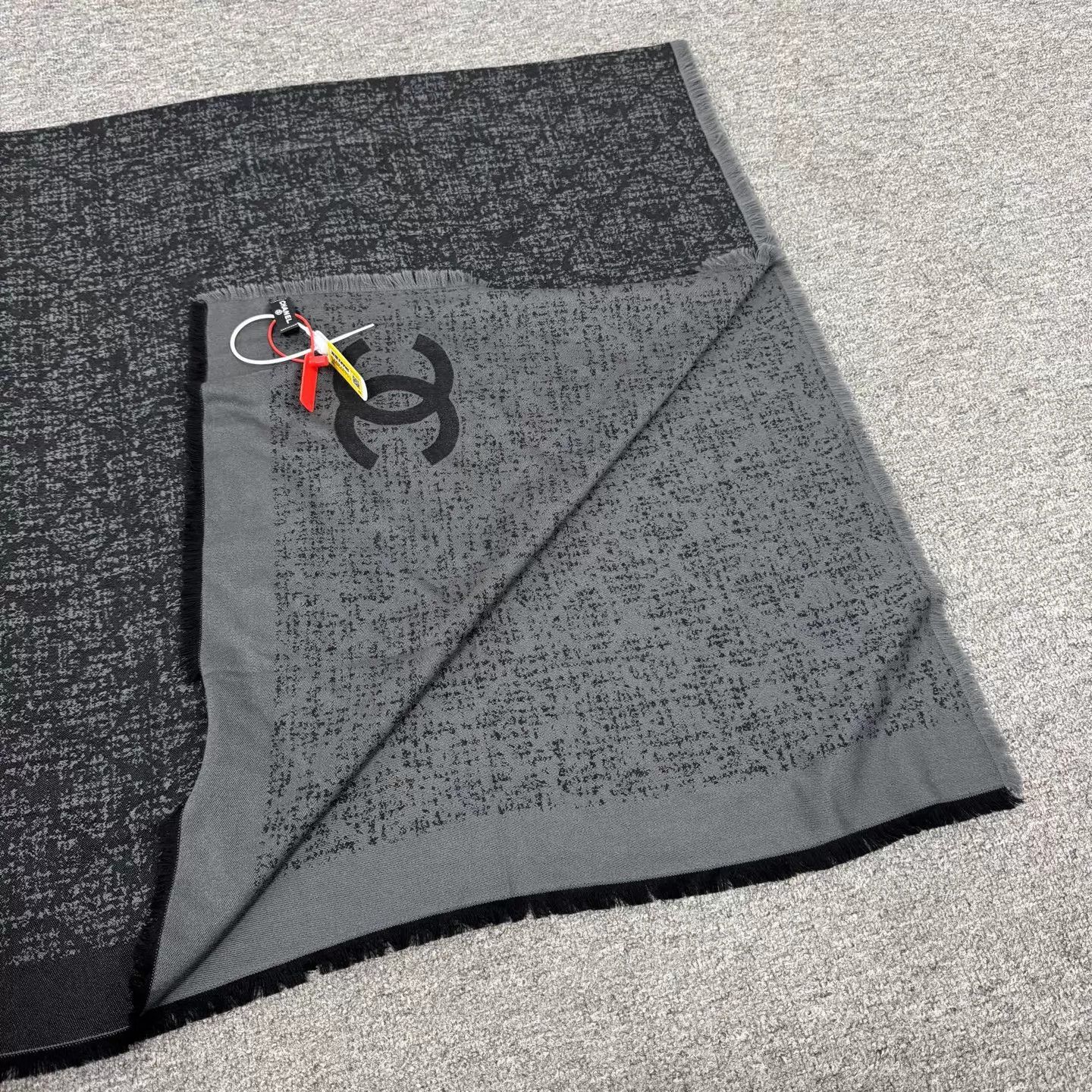 Chanel Chanel Dark Gray Quilted Double C Wool Scarf Wrap Mint Size ONE SIZE - 3 Thumbnail