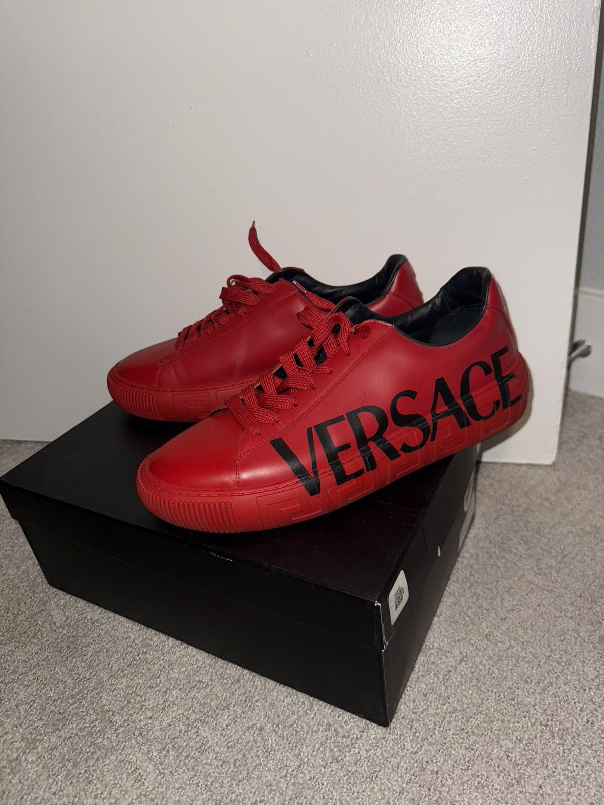 Valentino Red Versace low sneaker Size US 11 / EU 44 - 1 Thumbnail