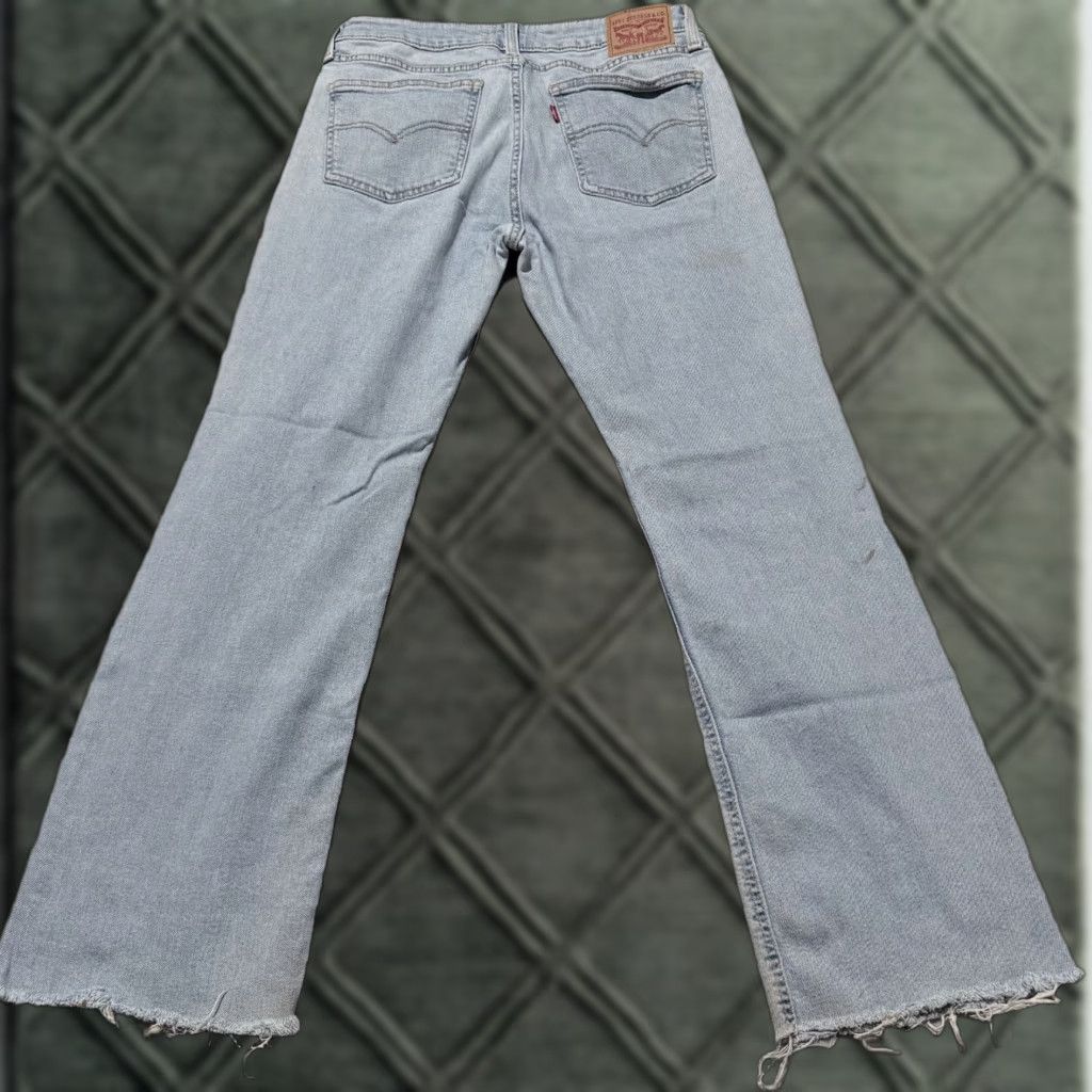 Levi's Levi’s Jeans Women Blue Distressed Bootcut 30x32 Denim Y2K Vintage? No - 30x32 Size 30" / US 8 / IT 44 - 1 Thumbnail