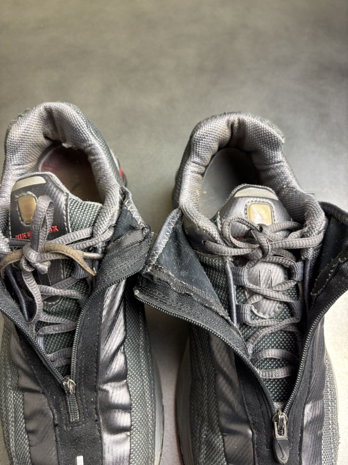 Nike × Vintage 2001 Nike Shox R4+ OG Vintage Nike Shox Zipper 104311-001 US Size US 9 / EU 42 - 10 Thumbnail
