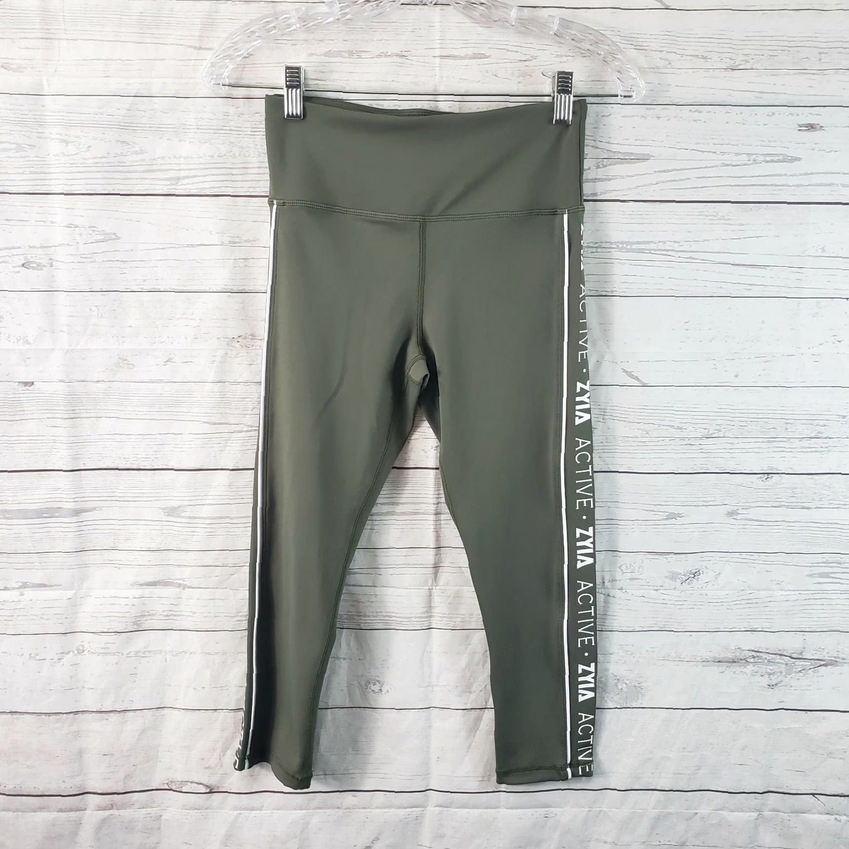 Logo 7 Zyia Womens Light n Tight Hi Rise Capri Cropped Leggings Sz 4 Green Logo Stripe Shirt? No, Leggings. Size 27" / US 4 / IT 40 - 2 Thumbnail
