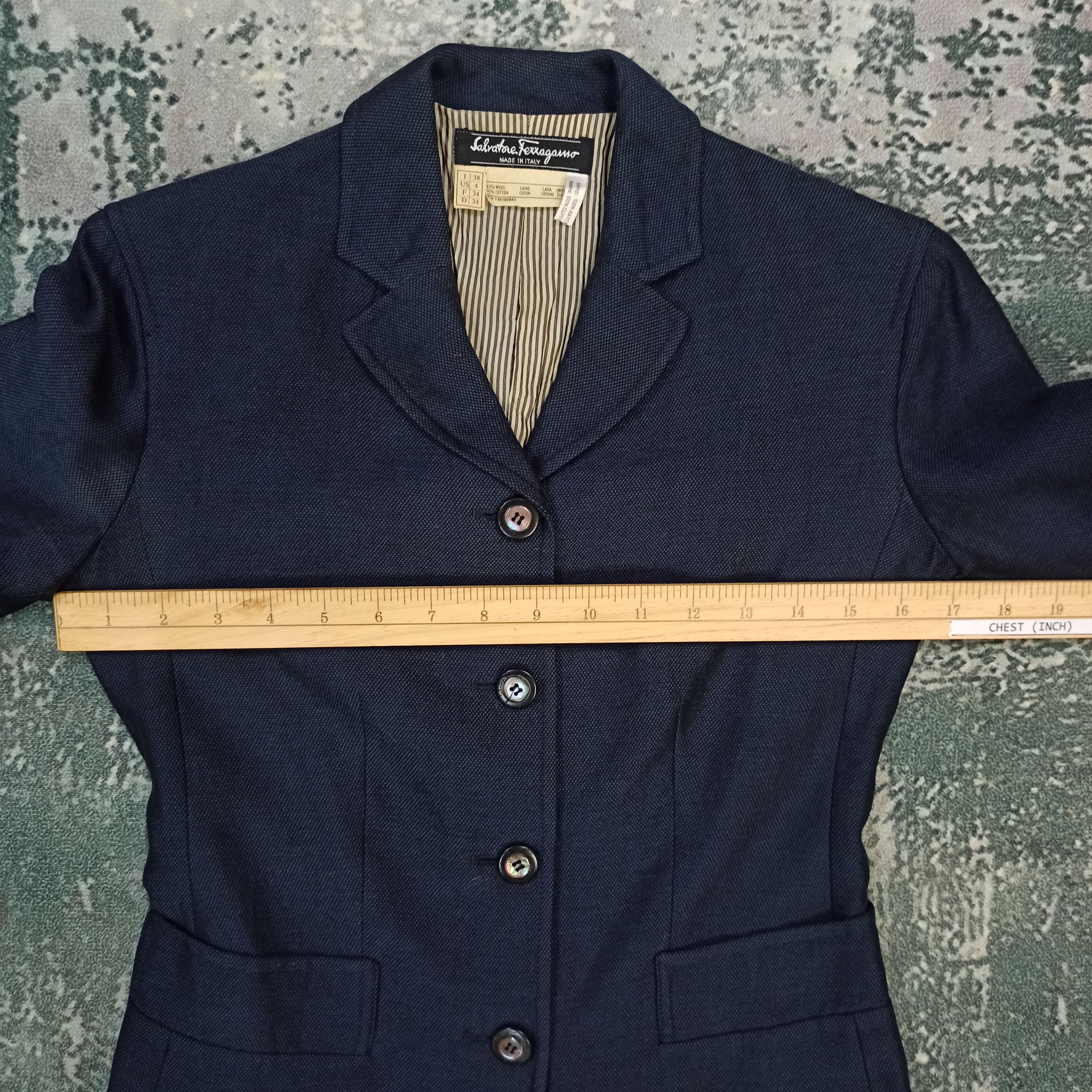 Salvatore Ferragamo Vintage Salvatore Ferragamo Blazer Women Size S / US 4 / IT 40 - 2 Thumbnail