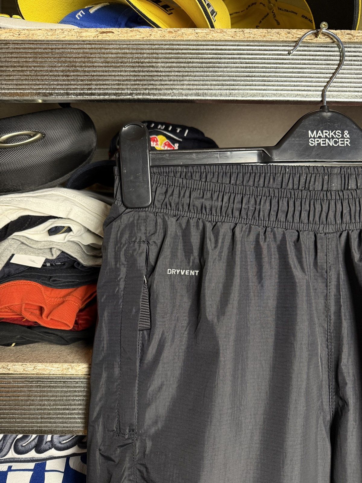 The North Face × Vintage The North Face Nylon Dryvent Pants Joggers Outdoor Size 26" / US 2 / IT 38 - 4 Thumbnail