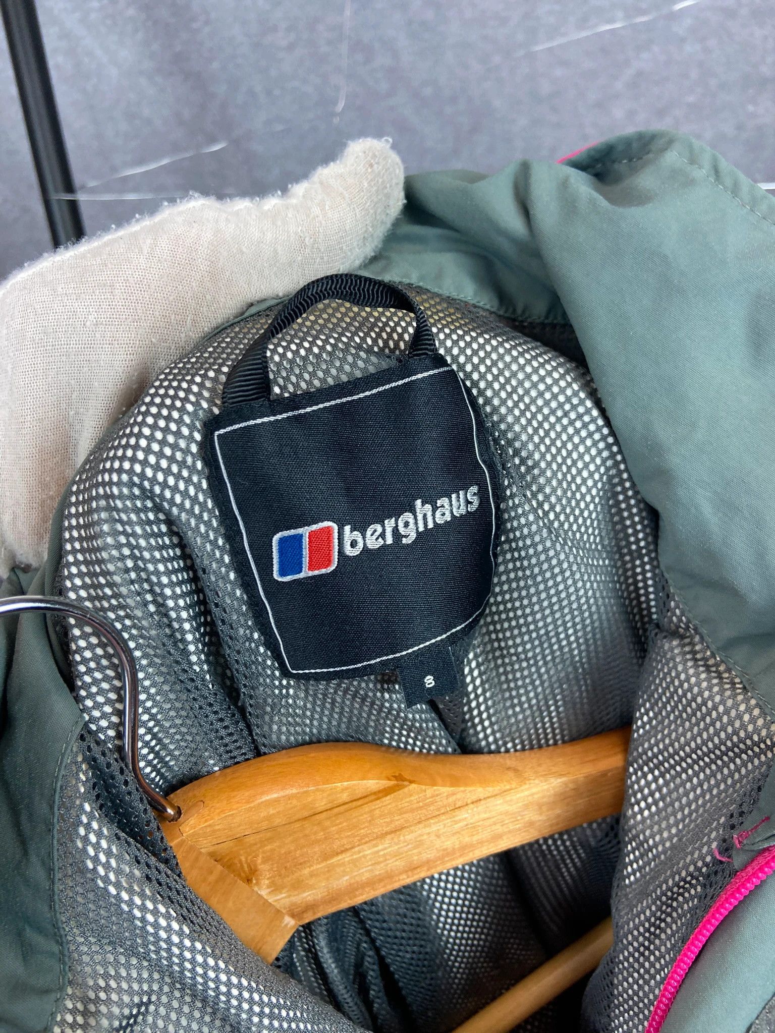 Berghaus Berghaus Pink AQA2 Waterproof Jacket S Size S / US 4 / IT 40 - 6 Thumbnail