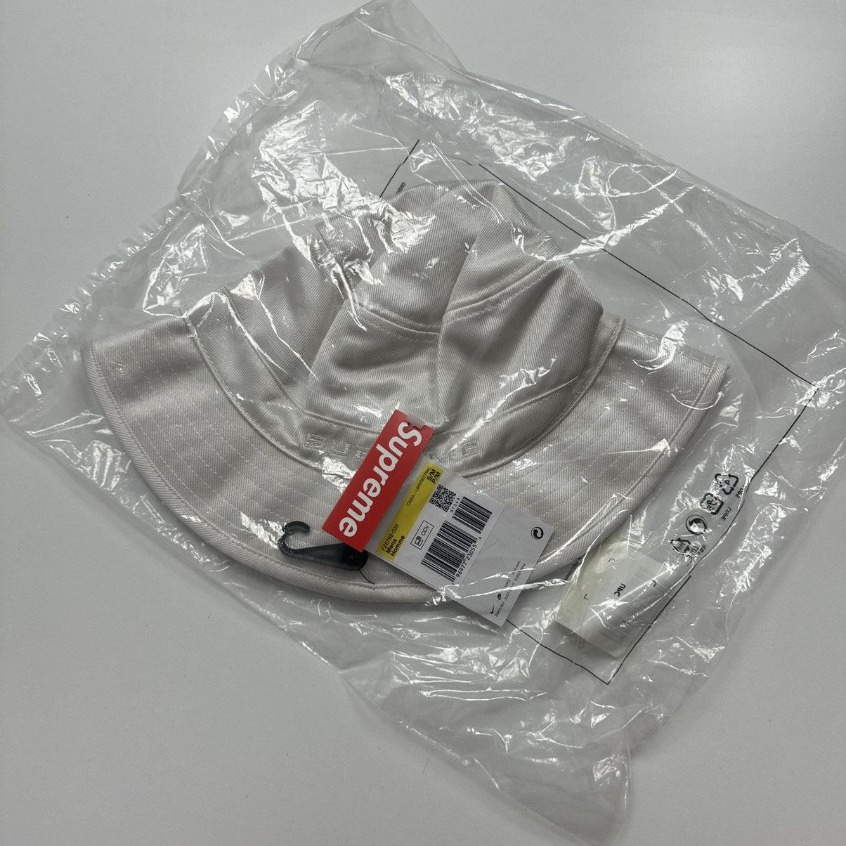 Nike × Supreme Supreme Nike Dazzle Crusher White Size S/M Size ONE SIZE - 4 Thumbnail