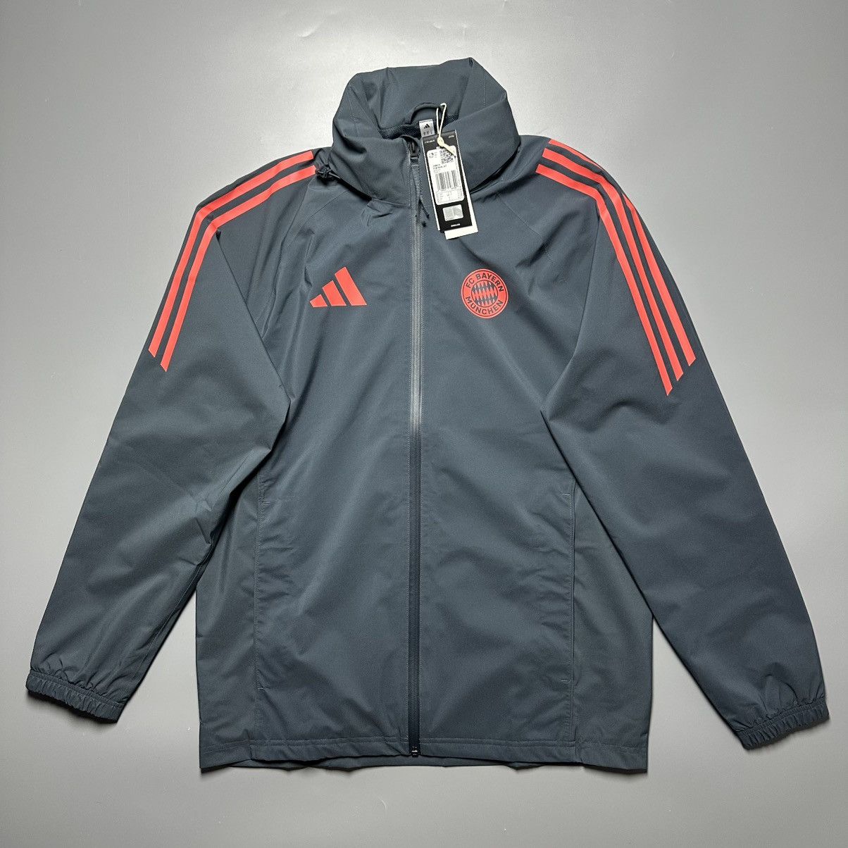 Adidas NWT BAYERN MUNICH 2025/2026 FOOTBALL SOCCER TRAINING JACKET Size US S / EU 44-46 / 1 - 1 Thumbnail