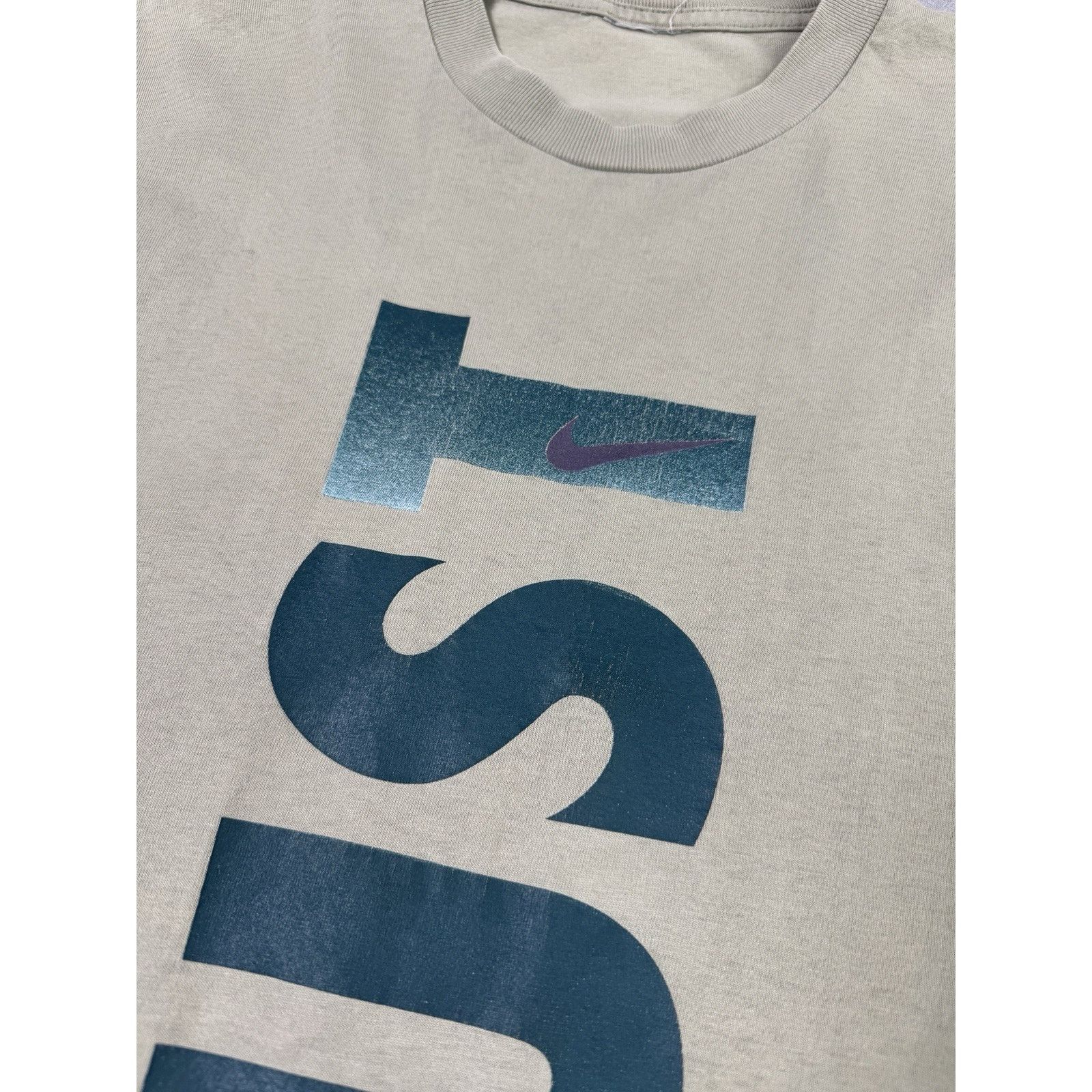 Nike Nike Vintage Big Logo T Shirt Beige Men Size US XL / EU 56 / 4 - 9 Thumbnail