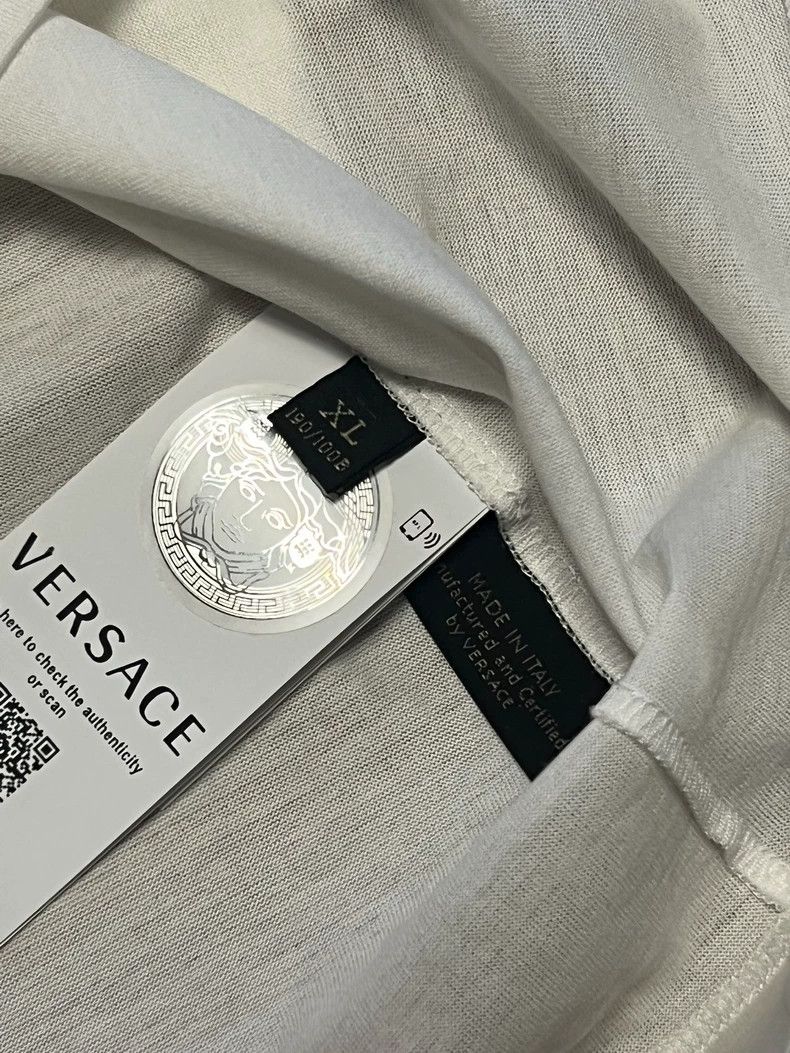 Other Versace Four-piece Medusa short sleeves Size US XL / EU 56 / 4 - 4 Thumbnail