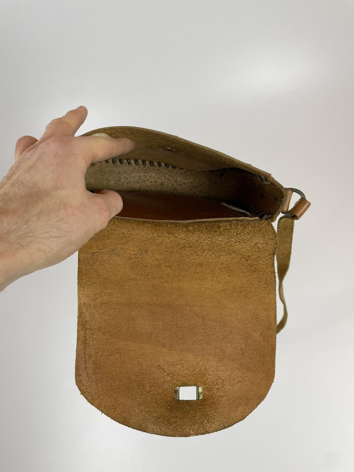 Handmade × Vintage Vintage Handmade leather crossbody bag Retro Womens Hippie Size ONE SIZE - 8 Thumbnail