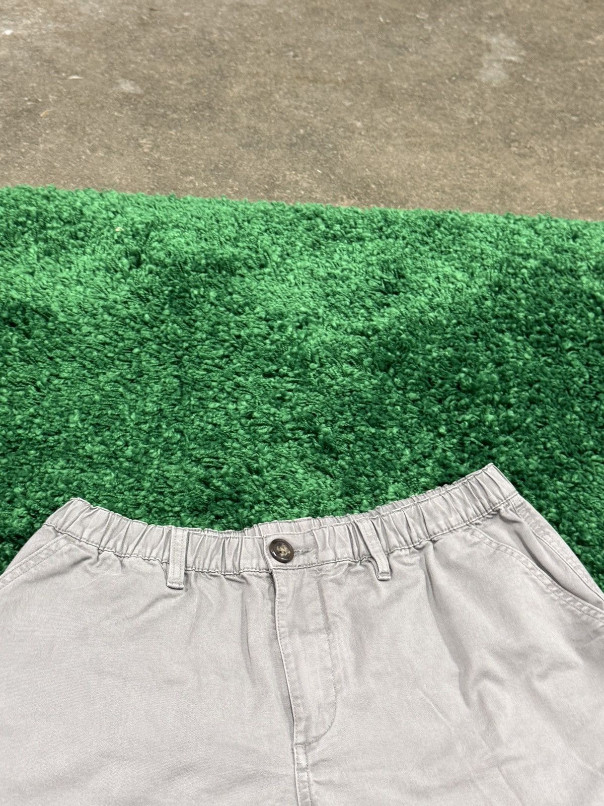 Chubbies Chubbies Grey Button Chino Shorts Medium 7 Inch Inseam Size US 32 / EU 48 - 2 Thumbnail