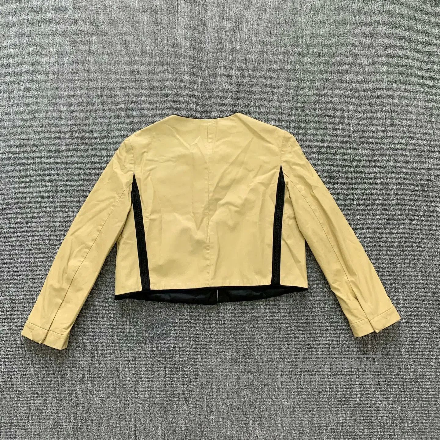 Prada beige short leather jacket with triangle logo. Size M / US 6-8 / IT 42-44 - 2 Thumbnail