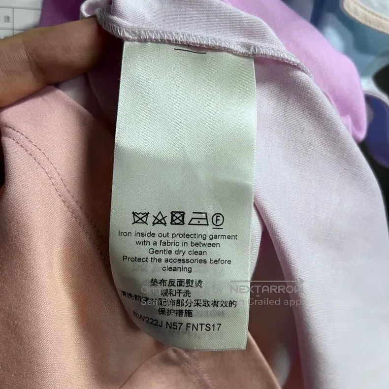 Louis Vuitton Louis Vuitton Pink Logo printed gradient lotus short sleev Size S / US 4 / IT 40 - 4 Thumbnail