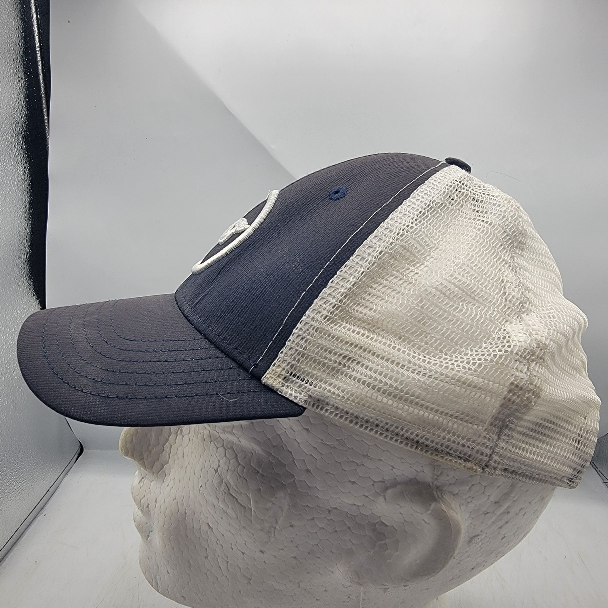 Vineyard Vines Vineyard Vines Whale Dot Adults Blue White Trucker Hat Adjus Size ONE SIZE - 2 Thumbnail