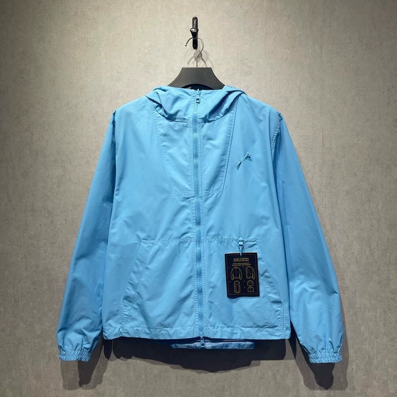 Louis Vuitton Louis Vuitton Blue full logo reversible hooded jacket Size US L / EU 52-54 / 3 - 1 Thumbnail