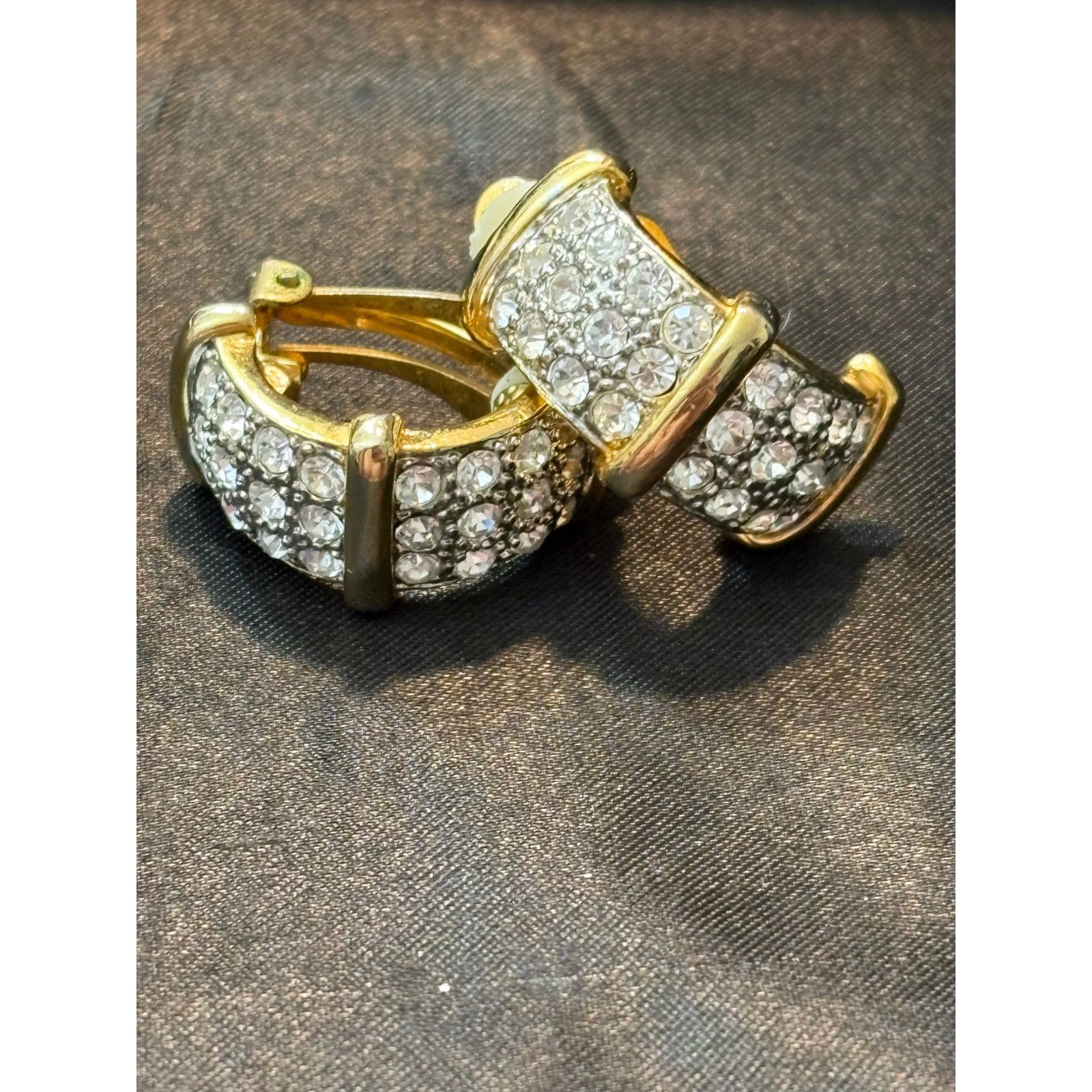 Other Vintage Rhinestone Clip On Earrings Gold Tone 1980s UNSIGNED Size ONE SIZE - 1 Thumbnail