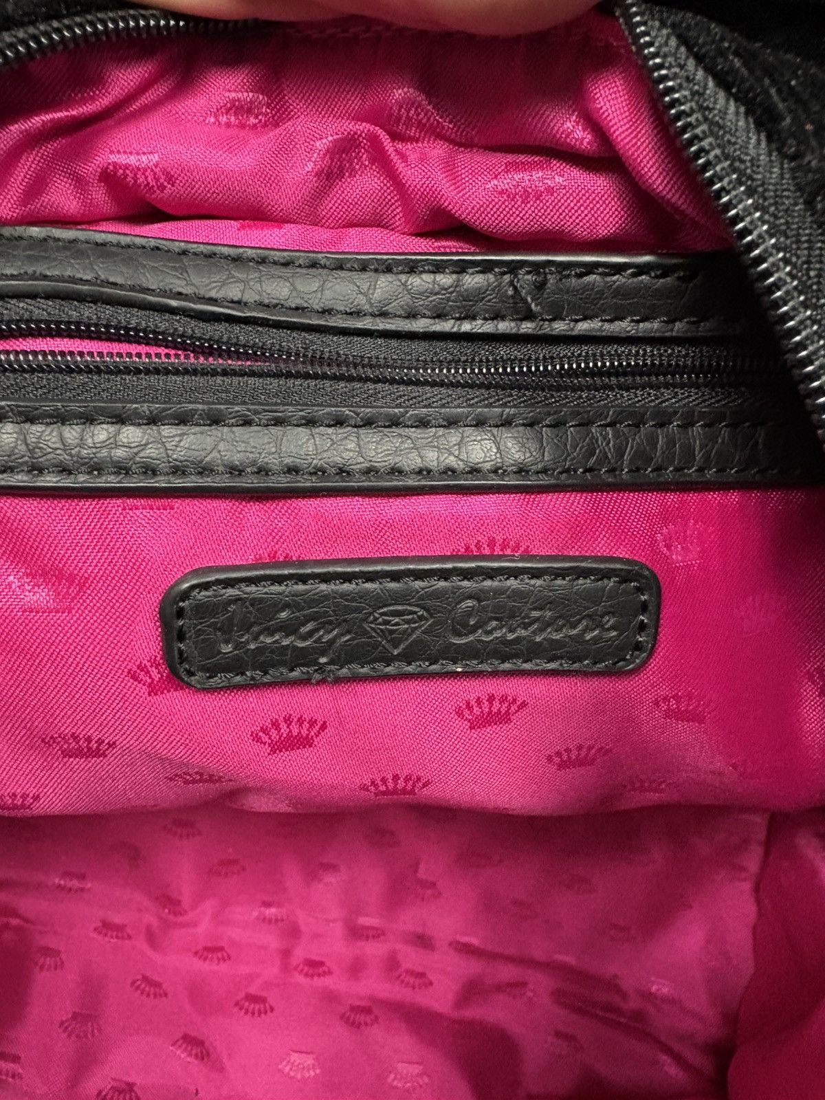 Juicy Couture Juicy Couture Vintage Velvet Heart Shoulder Crossbody Bag Size ONE SIZE - 22 Thumbnail