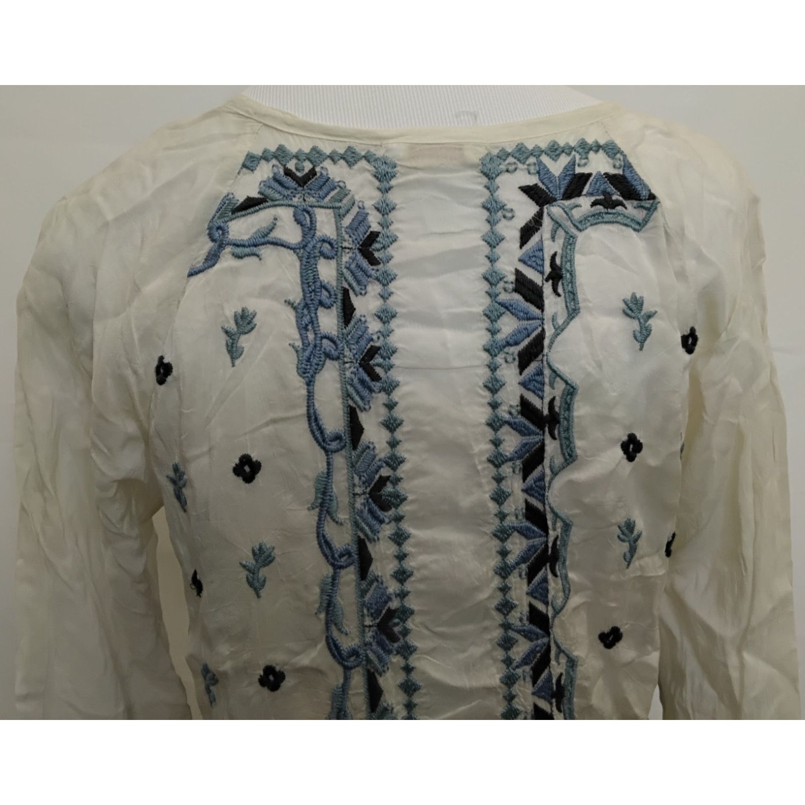 Johnny Was Johnny Was Blouse Women's Small White/Blue Embroidered Size S / US 4 / IT 40 - 6 Thumbnail