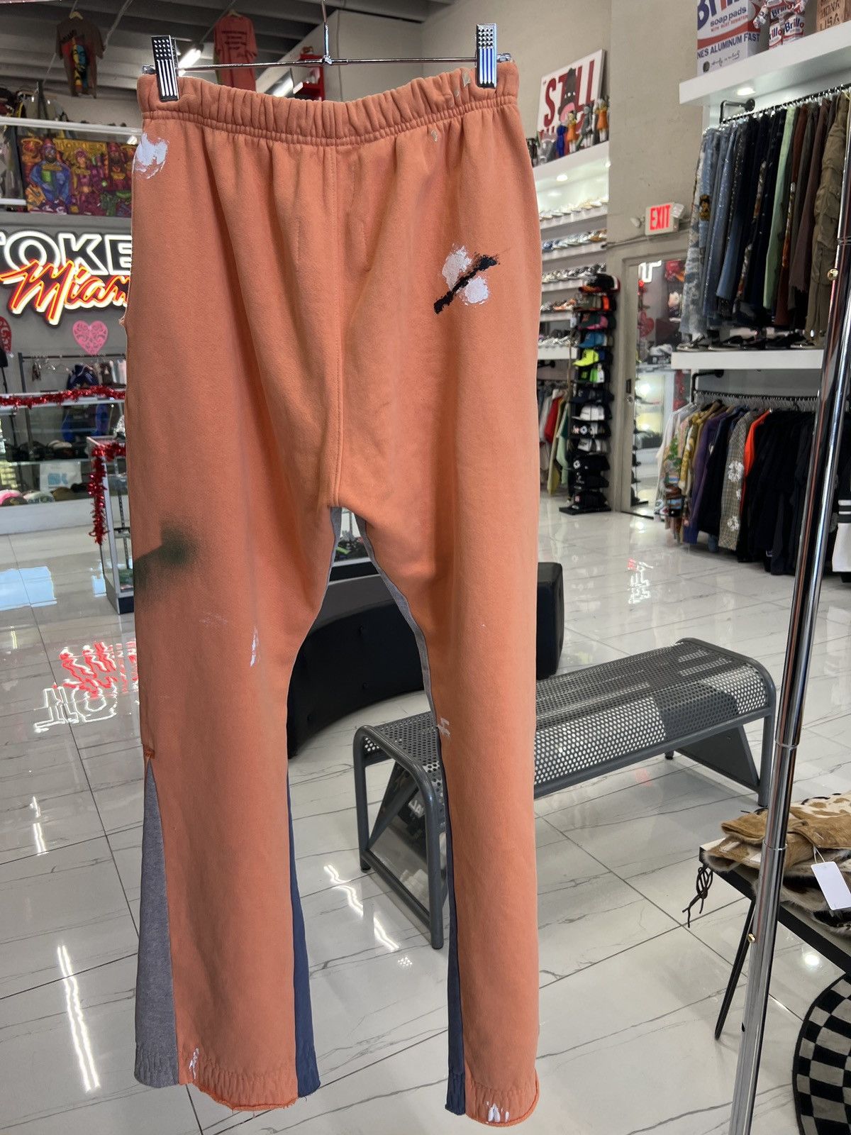 Gallery Dept. Gallery Dept Logo Flare Sweatpants Orange Size US 34 / EU 50 - 2 Thumbnail