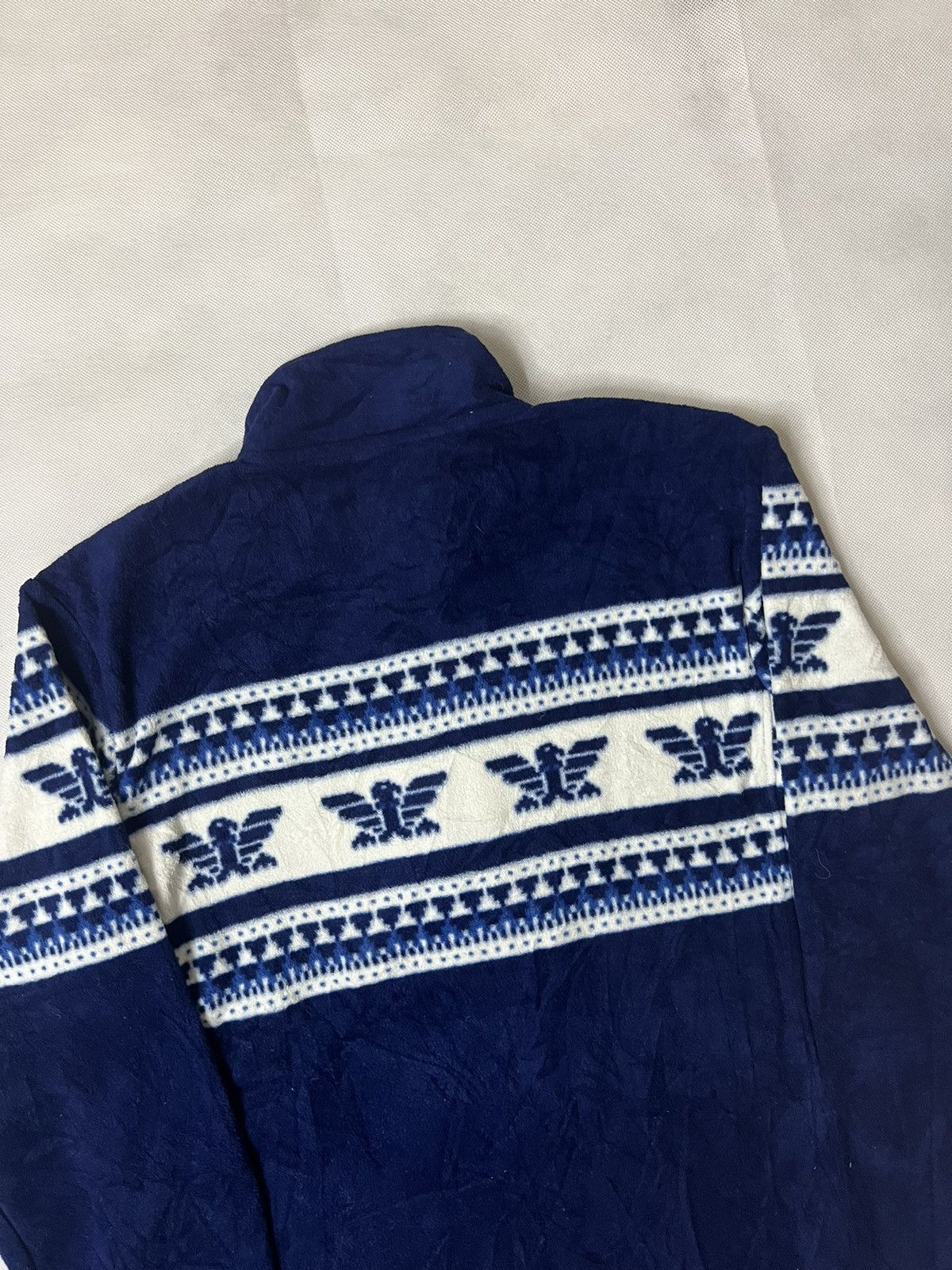 Uniqlo Uniqlo Native Print Sweater Size US S / EU 44-46 / 1 - 4 Thumbnail