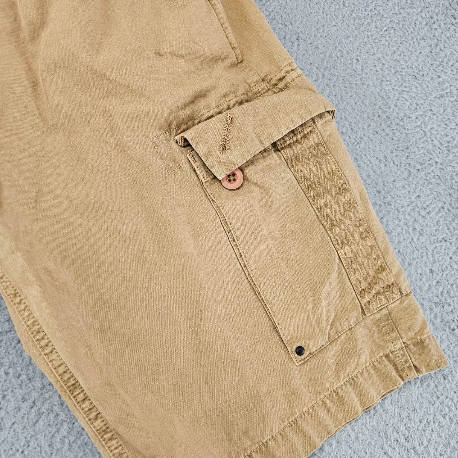 Armani Exchange VINTAGE Armani Exchange Shorts Mens 29 Brown Cargo Canvas Field Military Baggy Size US 29 - 2 Thumbnail