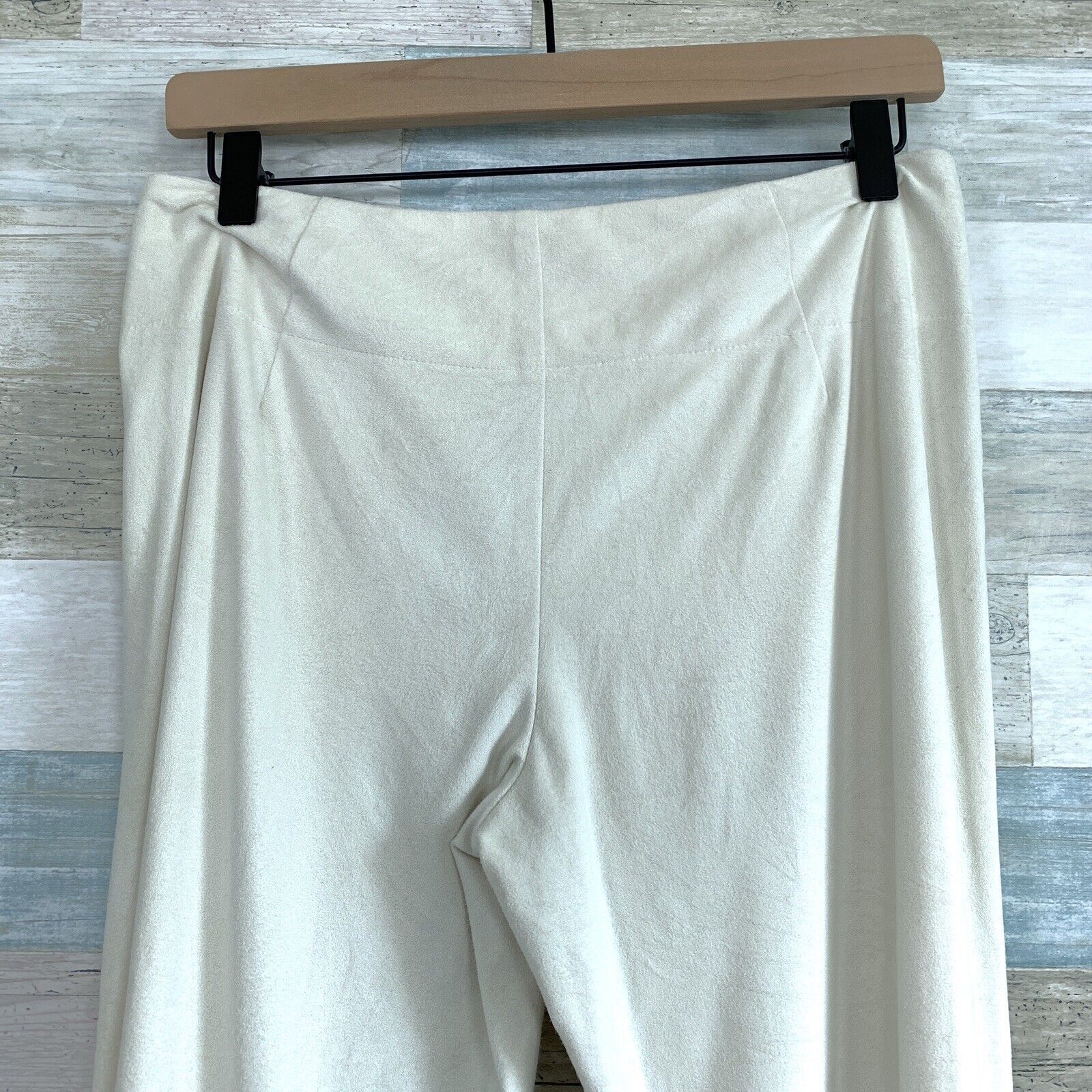 White House Black Market White House Black Market Faux Suede Wide Crop Pants Ivory 6 Size 28" / US 6 / IT 42 - 6 Thumbnail