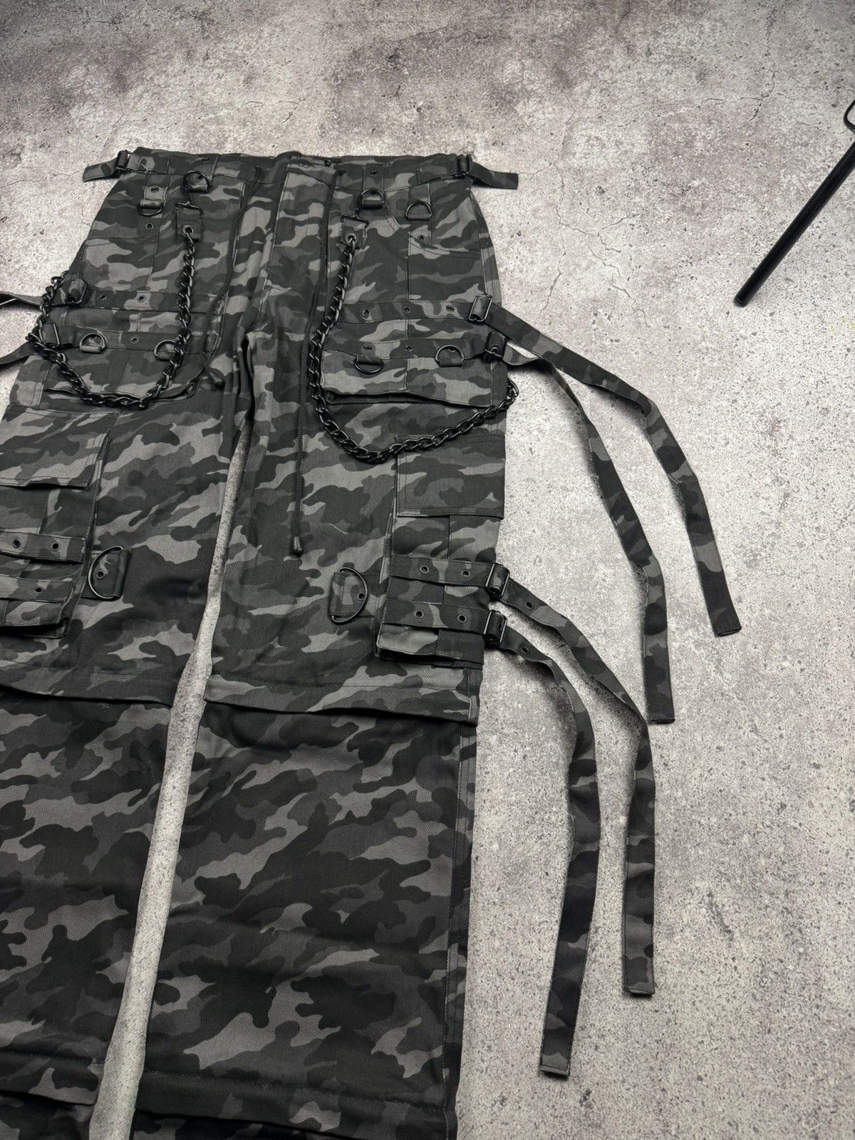 Japanese Brand 🔥VERY RARE GOTHICANA BY EMP AVANT GARDE BONDAGE CARGO PANTS🔥 Size US 34 / EU 50 - 5 Thumbnail