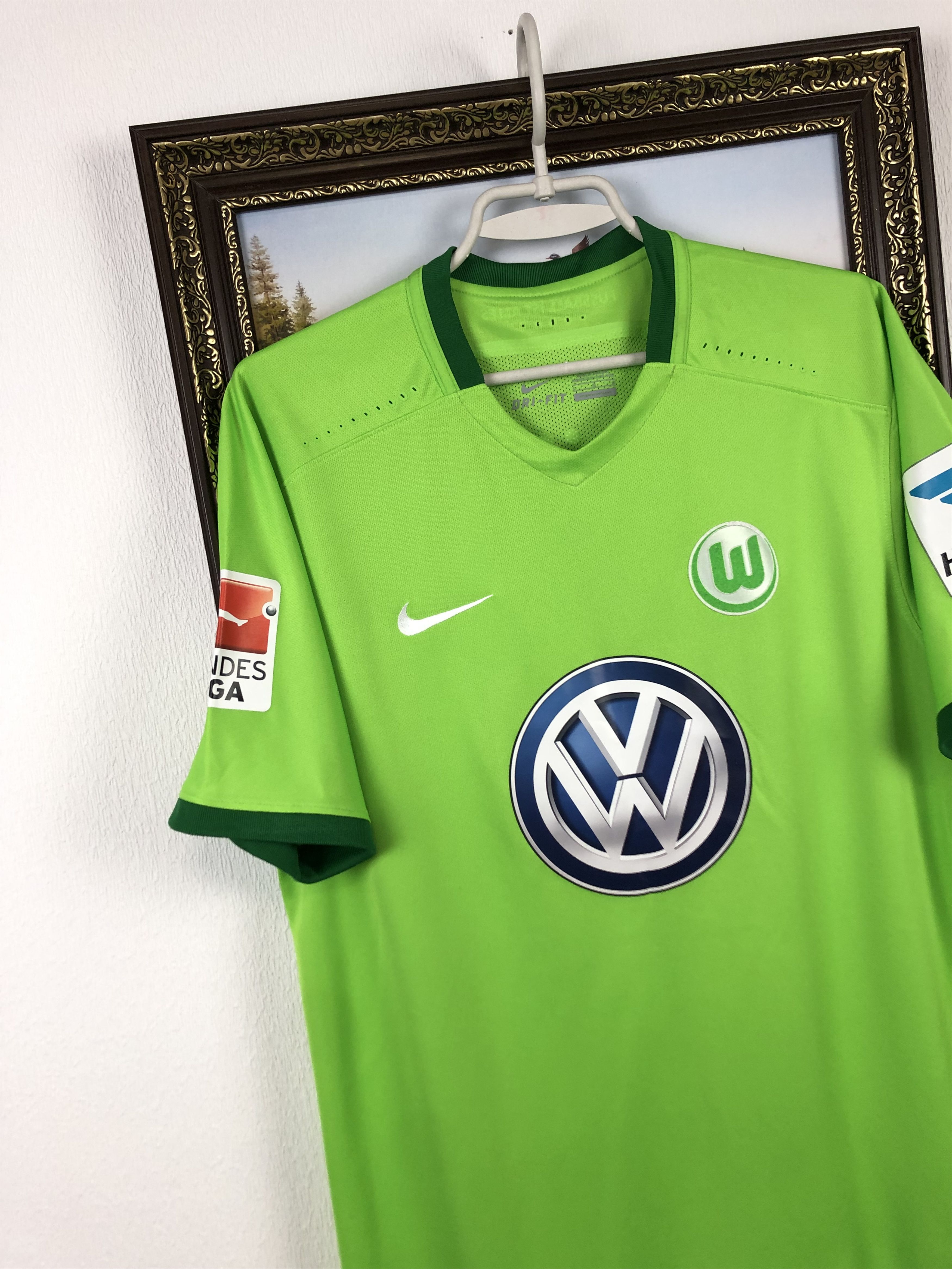 Nike Wolfsburg football shirt 2016 #4 Schafer Signed Player Issue Size US L / EU 52-54 / 3 - 5 Thumbnail