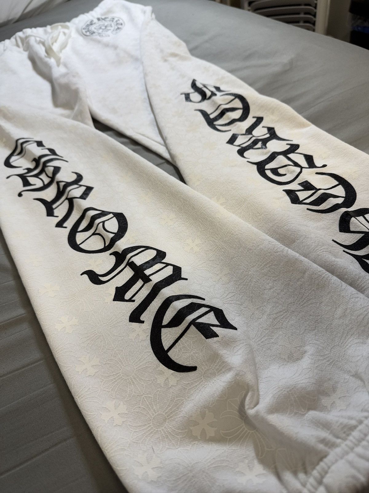 Chrome Hearts Chrome hearts white monogram sweats LARGE Size US 36 / EU 52 - 6 Thumbnail