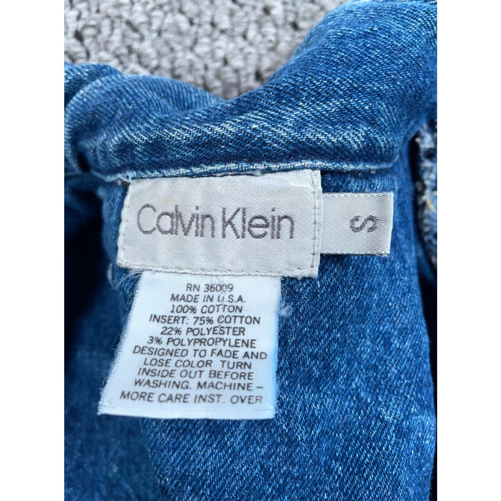 Calvin Klein VINTAGE Calvin Klein Floral Tapestry Jean Jacket Women Small Blue Denim USA Tag Size 28" / US 6 / IT 42 - 3 Thumbnail