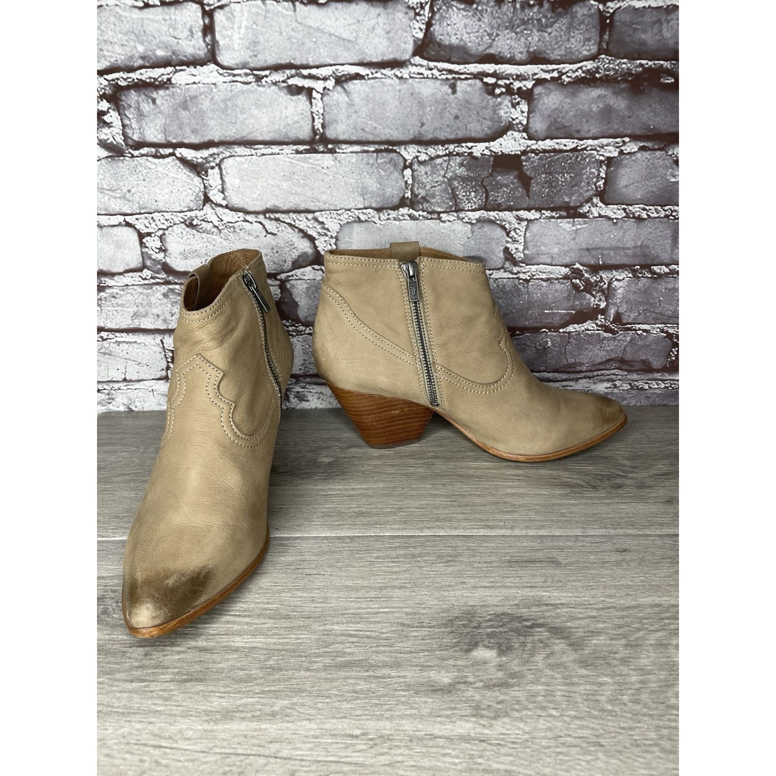 Frye Frye Ash Taupe Leather Pointed Toe Western Heel Booties Wome Size US 10 / IT 40 - 12 Thumbnail