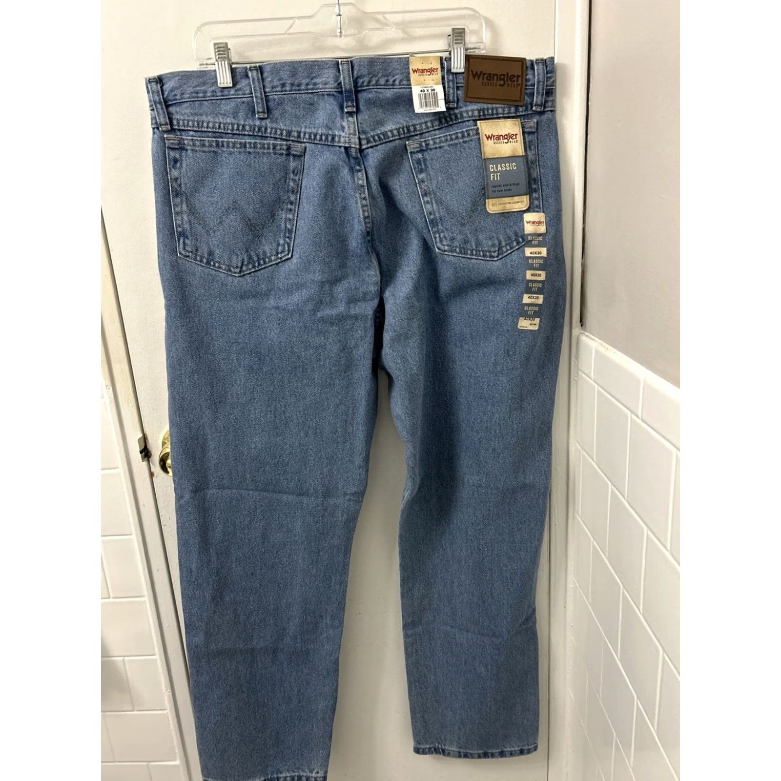 Wrangler VINTAGE Wrangler Jeans Mens 40x30 Light Blue Wash NWT Classic Fit Denim 5-Pocket Zipper Button Men Blue Wrangler Rugged Wear Jeans NWT Size US 40 / EU 56 - 5 Thumbnail