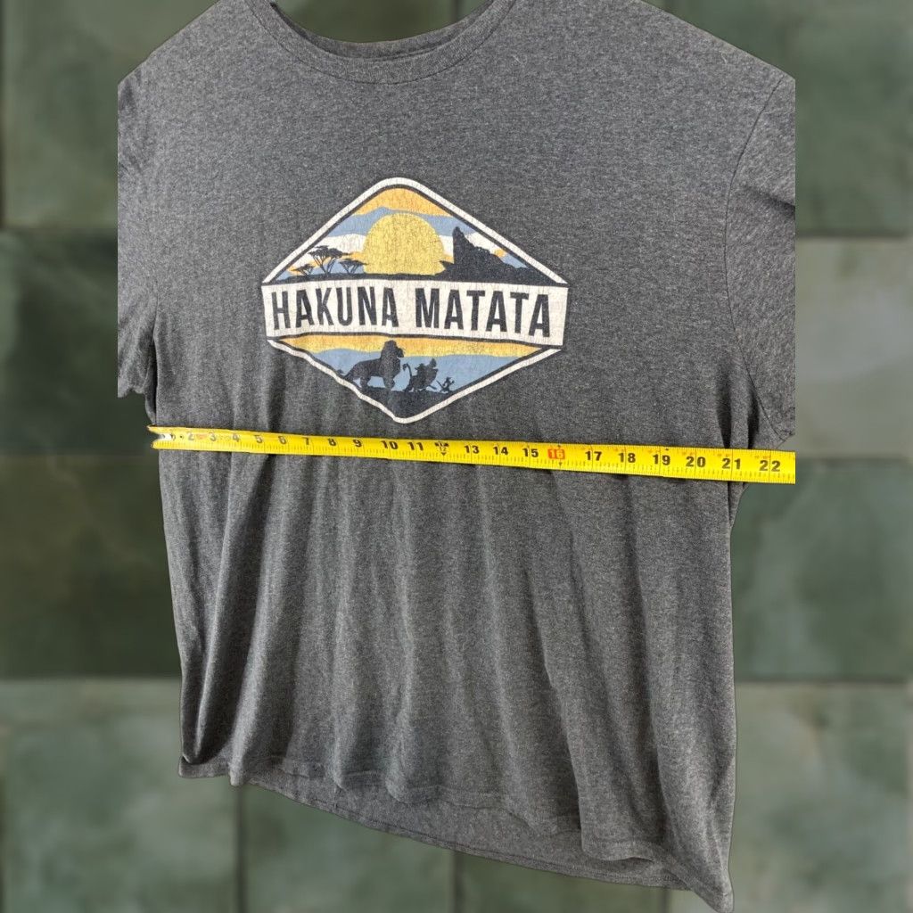 Vintage The Lion King Mens TShirt XL Gray Hakuna Matata Shirt Adult XL Gray Lion King Theme Cartoon Movie Mens TShirt Size US XL / EU 56 / 4 - 1 Thumbnail