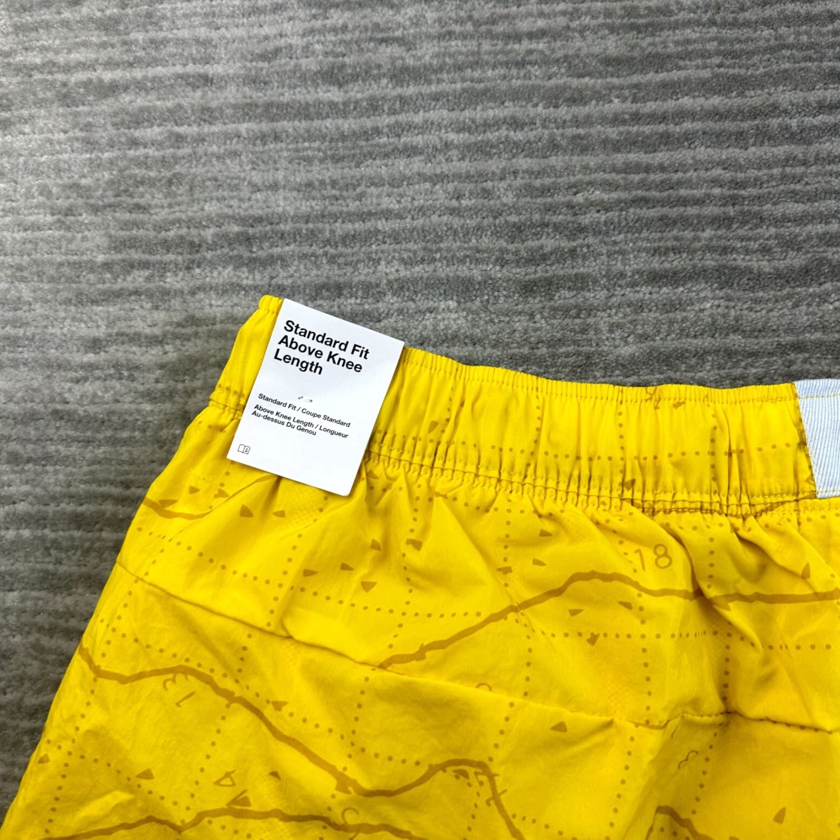 Nike Nike Shorts Mens 2XL Yellow Nylon Woven Air Sportswear Athletic Drawstring Pockets Activewear 2XL Mens Size US 39 - 5 Thumbnail