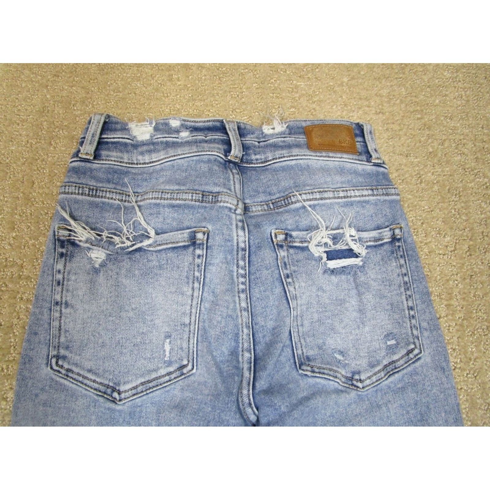 Vintage BKE Jeans Women 28 High Rise Slim Fit Cropped Buckle 5-Pocket Denim Blue Distressed Logo Shoes? Size 28" / US 6 / IT 42 - 4 Thumbnail