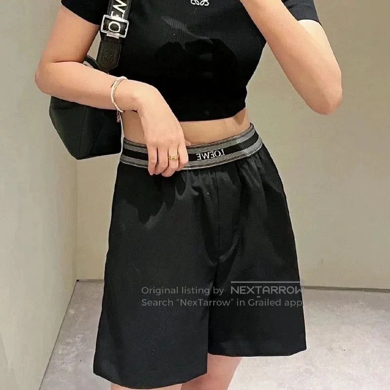 Loewe LOEWE Black Wool Shorts XS. Size US 26 / EU 42 - 2 Thumbnail