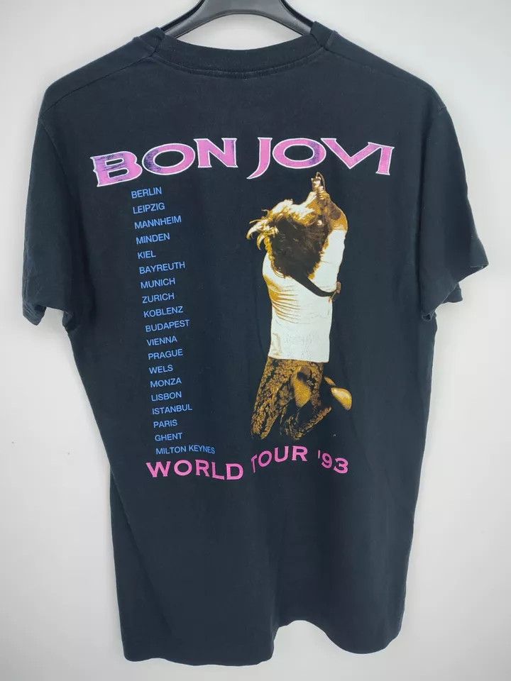 Vintage Rare Bon Jovi 1993 world tour vintage t shirt Size XL Size US XL / EU 56 / 4 - 15 Thumbnail