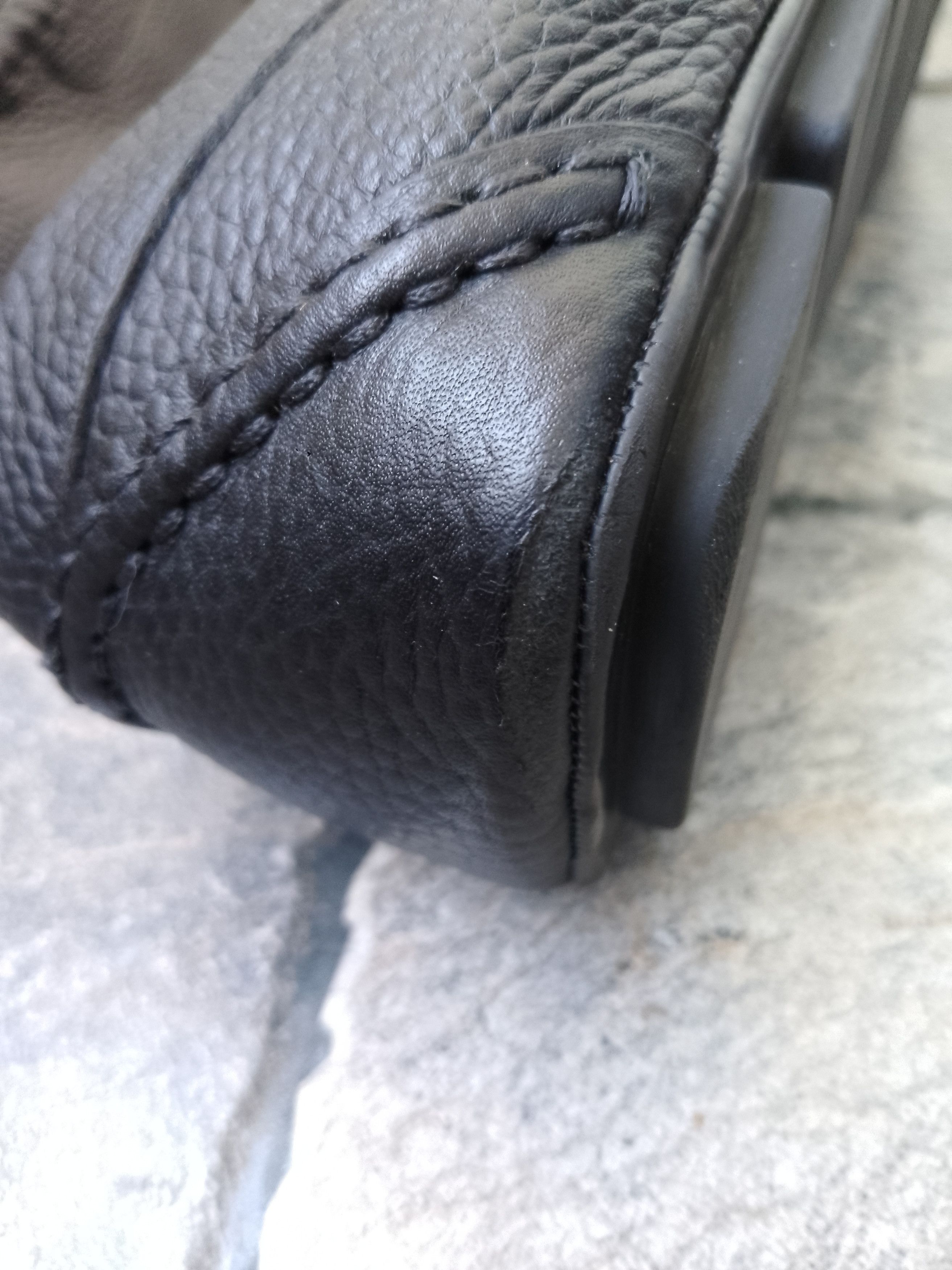 Valentino Valentino garavani v logo signature driving shoes Size US 10 / EU 43 - 23 Thumbnail