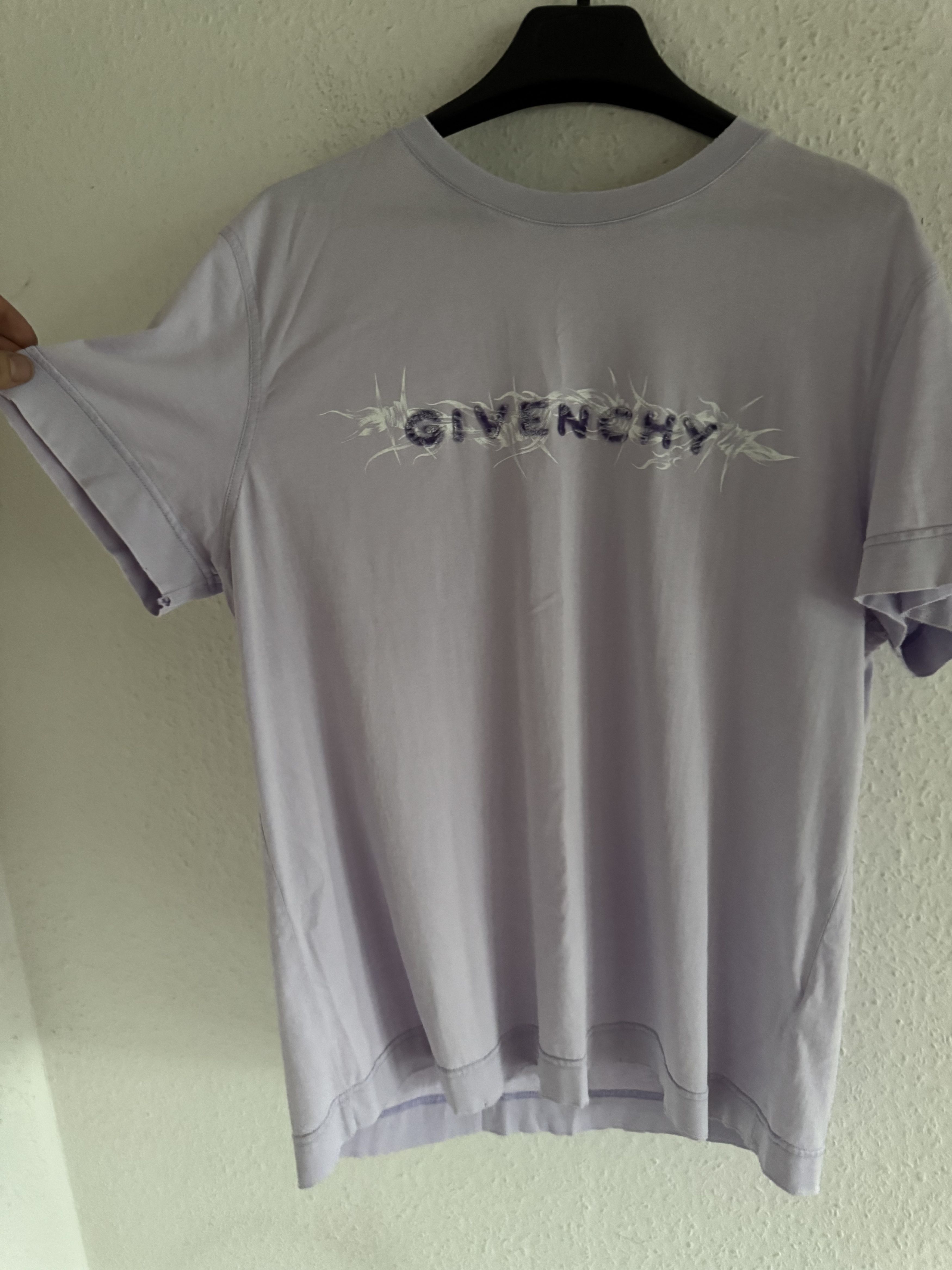 Givenchy Barbed Wire Flocked Logo T-Shirt Lilac Size US M / EU 48-50 / 2 - 4 Thumbnail