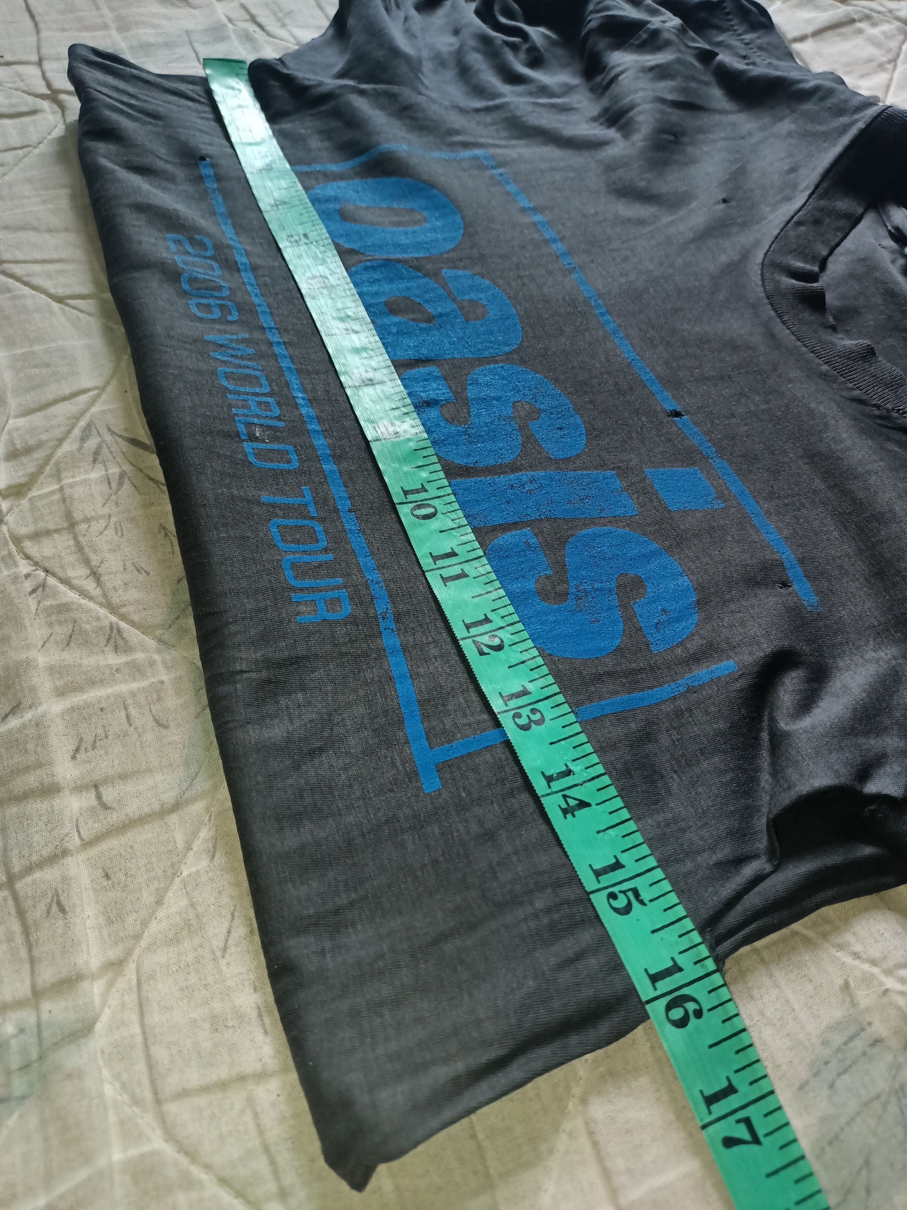Band Tees × Vintage True Amazing Distress Vintage Bootleg OASIS Band Tees 00's Size US M / EU 48-50 / 2 - 10 Thumbnail