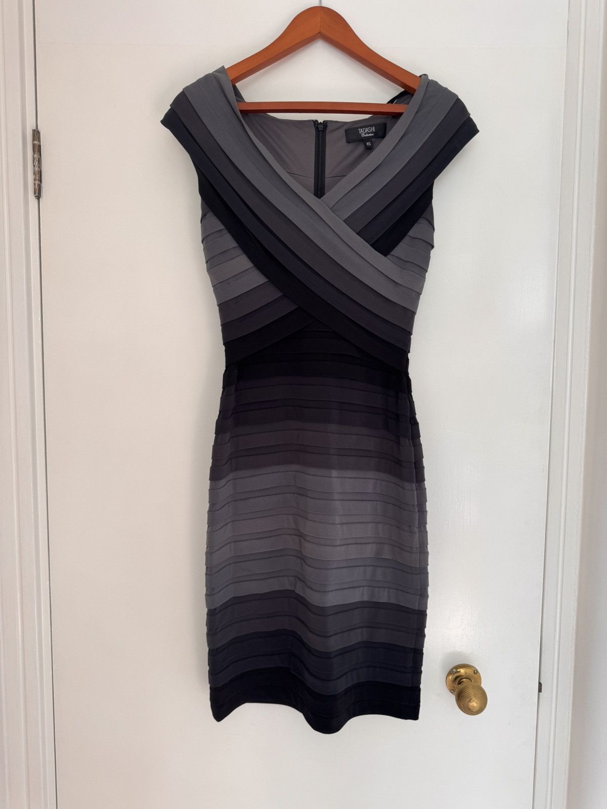 Tadashi Shoji Tadashi Shoji Ombré Bandage Bodycon Dress XS Size XS / US 0-2 / IT 36-38 - 1 Thumbnail
