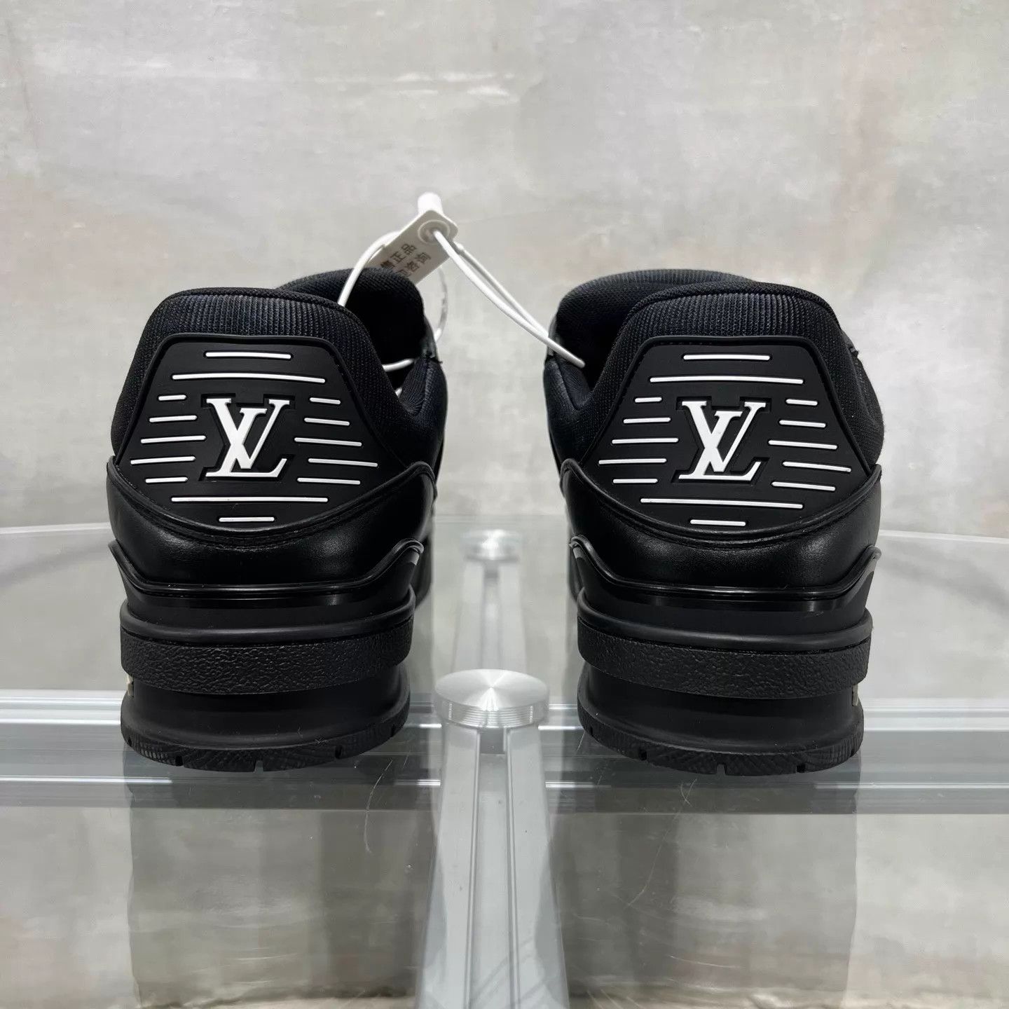 Louis Vuitton Louis Vuitton Trainer Black UK8 42 Size US 9 / EU 42 - 6 Thumbnail