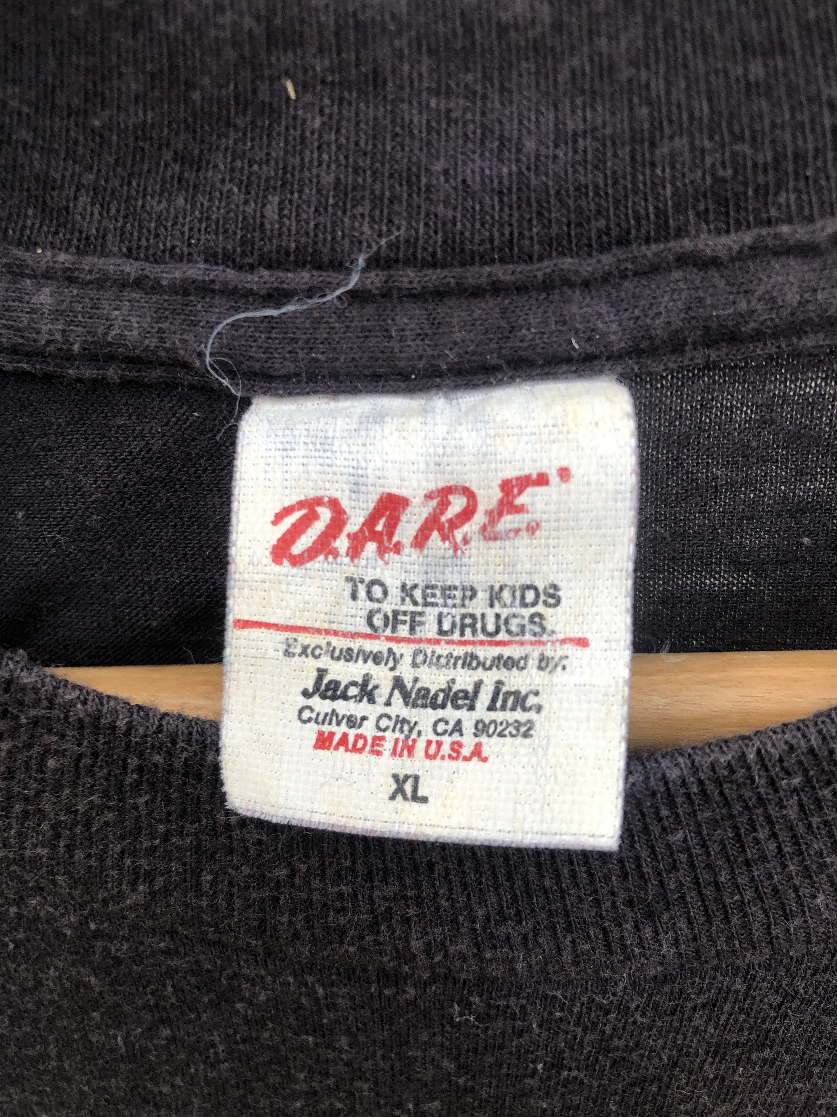 Band Tees 1990s vintage D.A.R.E. "To Keep Kids Off Drugs" T-shirt Size US M / EU 48-50 / 2 - 3 Thumbnail