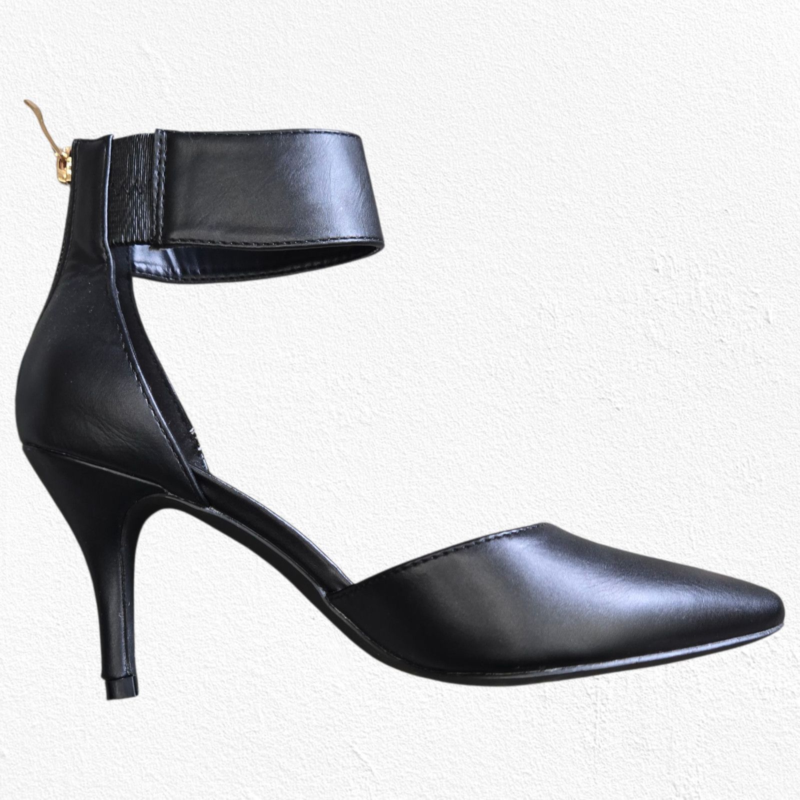 Nicole Miller Nicole Miller Black Pointed Toe Ankle Strap Heels Size 6.5 Size US 6.5 / IT 36.5 - 6 Thumbnail