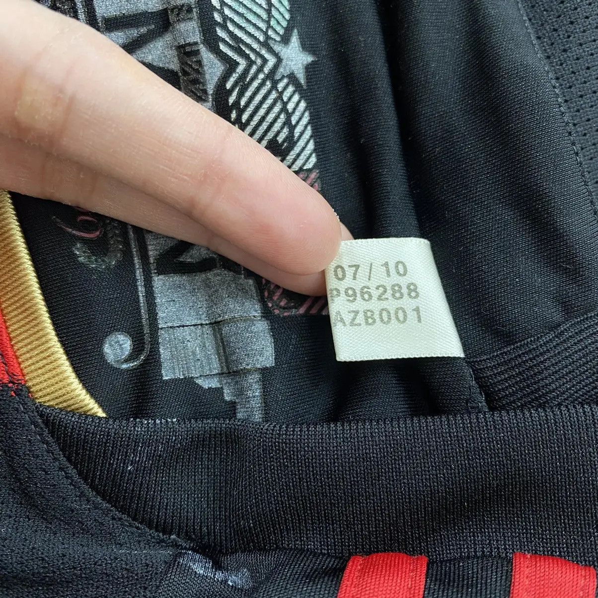 Adidas Vintage ADIDAS x AC MILAN 2010/2011 Season Jersey Tee Shirt Size US M / EU 48-50 / 2 - 10 Thumbnail