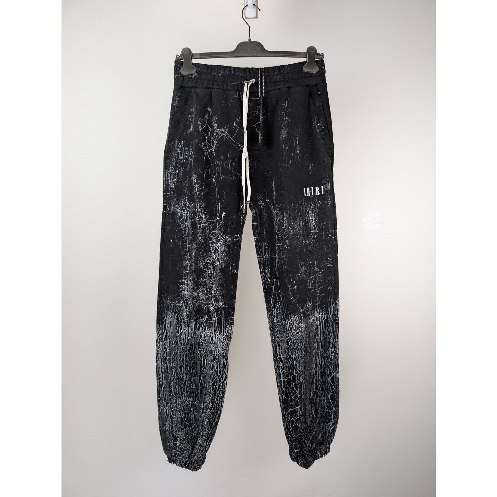 Amiri o1rshd1 Q:3 / Cracked Dye Logo Sweatpants / Joggers in Black Size US 34 / EU 50 - 10 Thumbnail