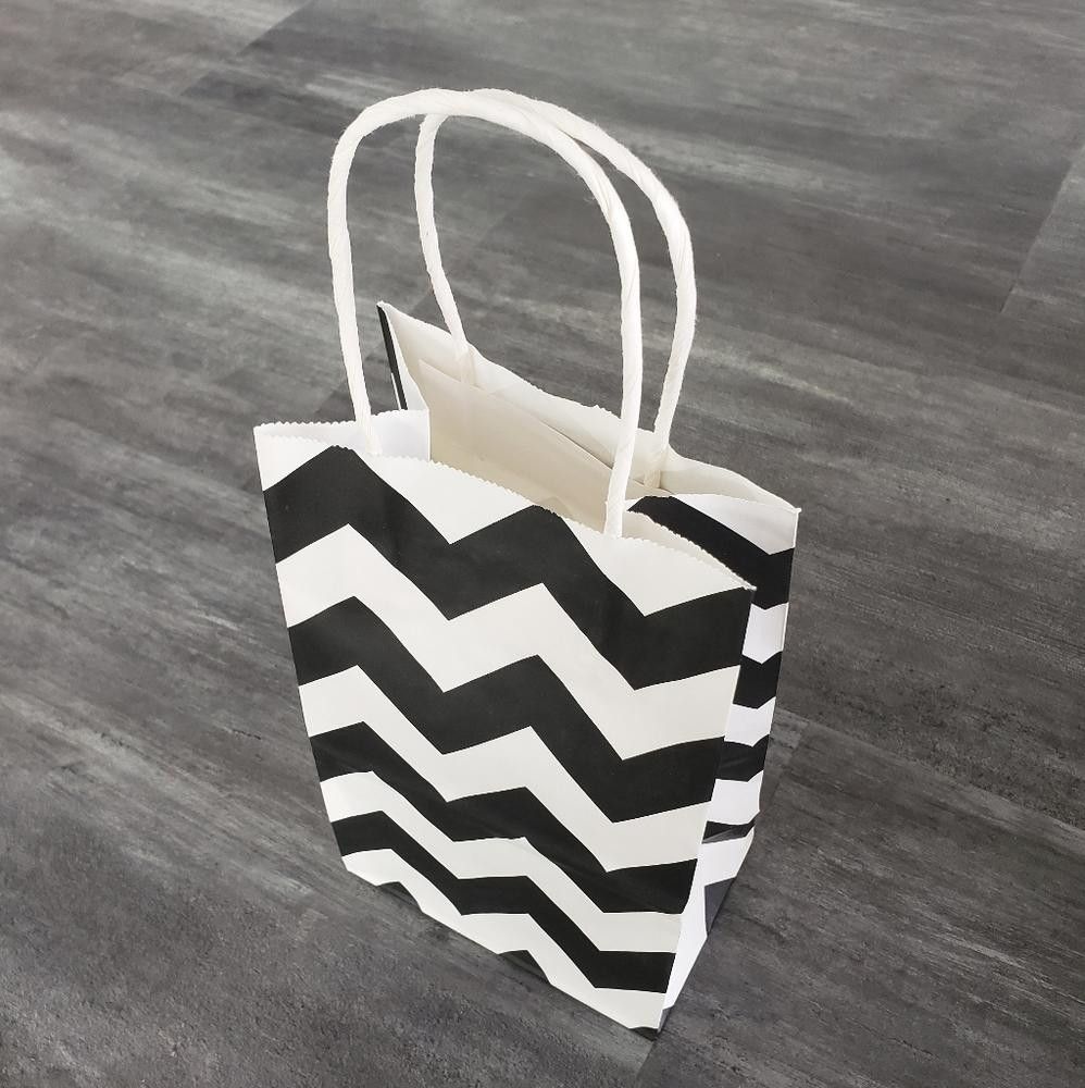 Designer White Black Chevron Empty Gift Bag Bundle Size ONE SIZE - 4 Thumbnail