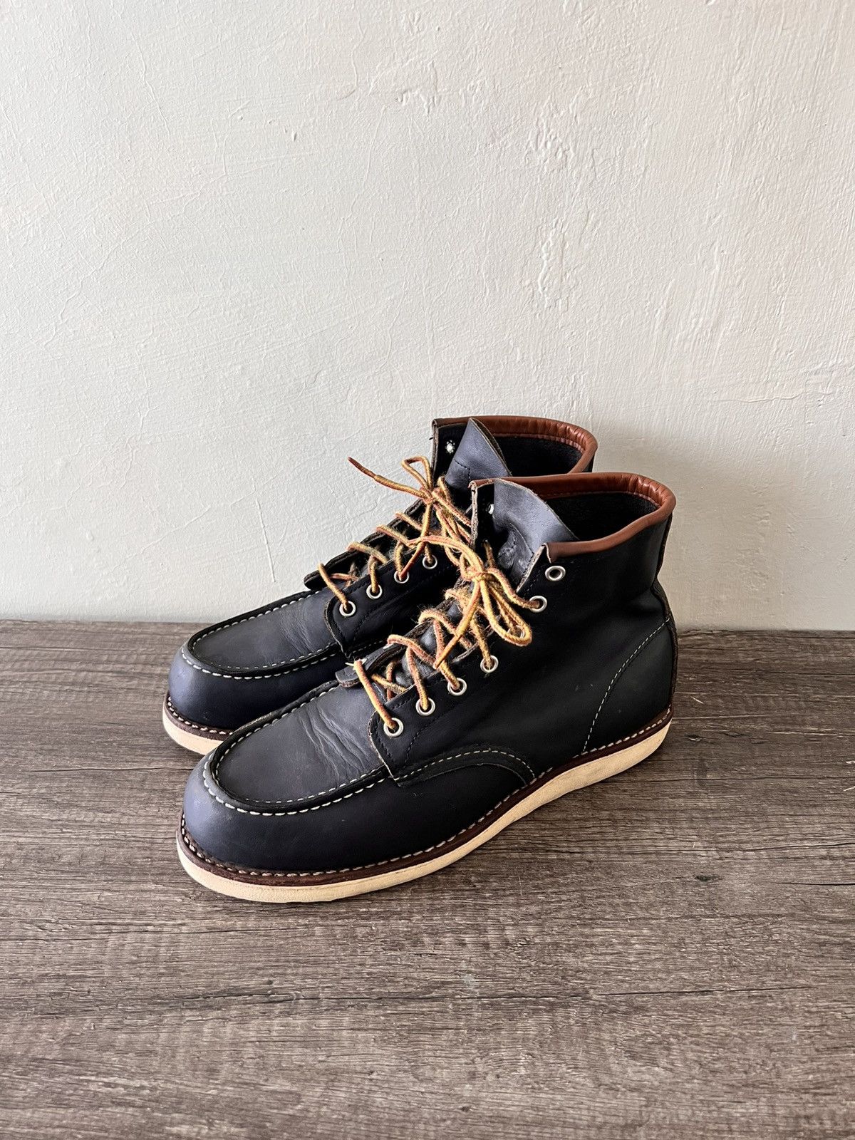 Red Wing REDWING 8859 CLASSIC MOCTOE Size US 9.5 / EU 42-43 - 1 Thumbnail