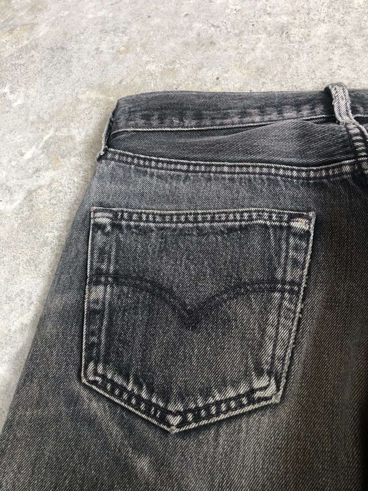 If Six Was Nine Vintage 90’s Levi’s 501 Distressed Denim Size US 32 / EU 48 - 16 Thumbnail