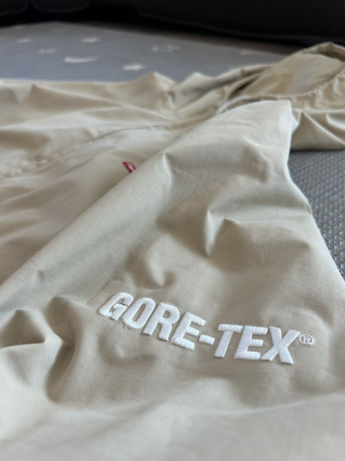 Supreme Supreme x Gore-Tex Outerwear Windbreaker Size US L / EU 52-54 / 3 - 3 Thumbnail