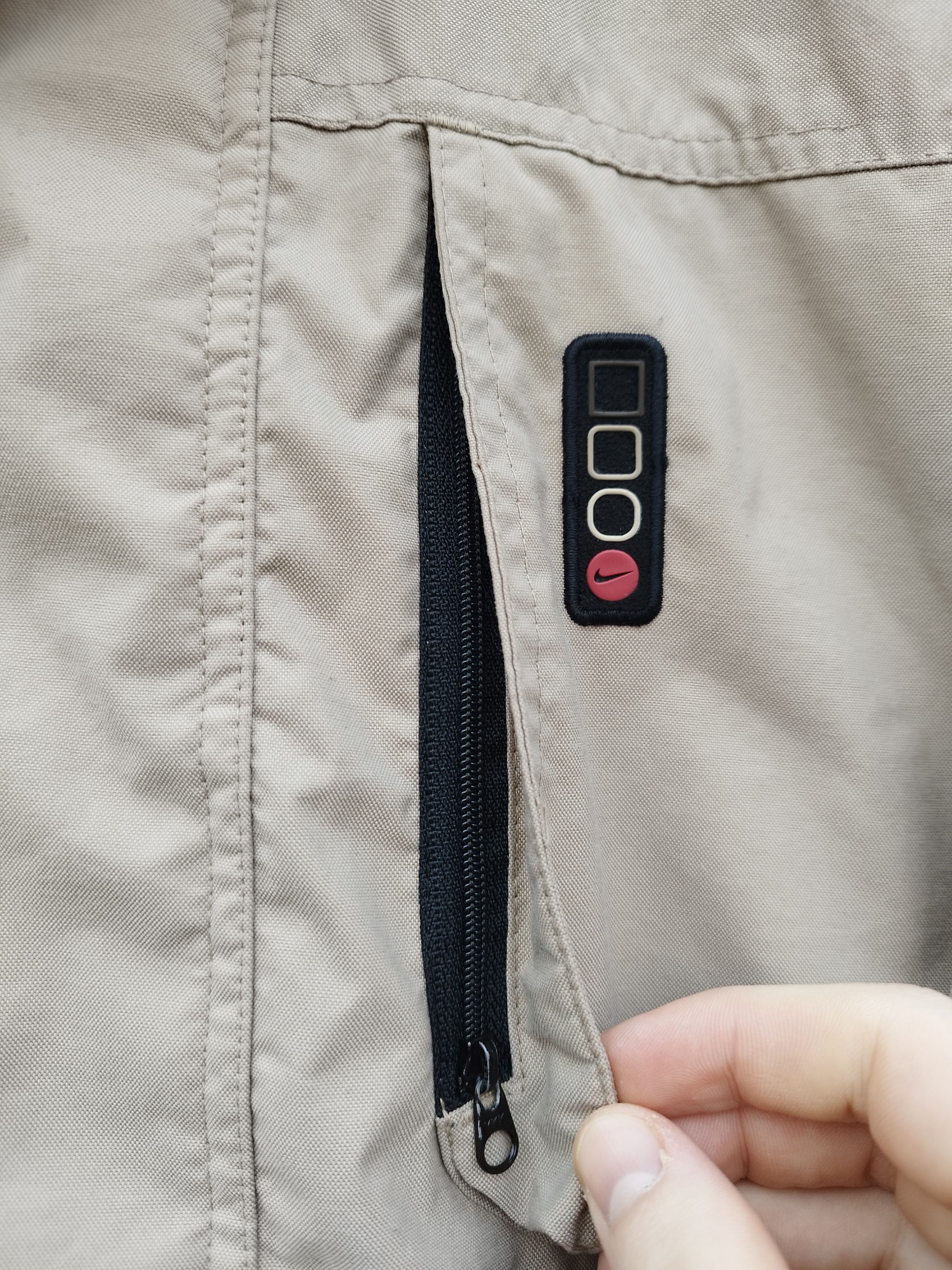 Nike VINTAGE 90s/Y2K Nike Jacket | YKK Zippers, Nylon Shell Size US M / EU 48-50 / 2 - 6 Thumbnail